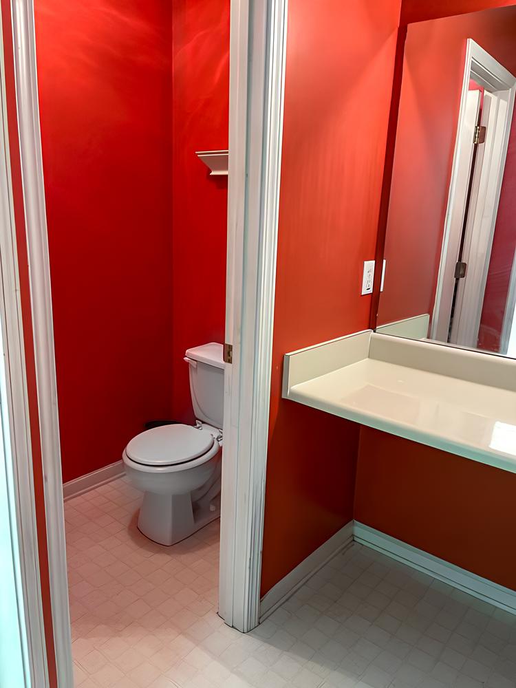 Bathroom(s)