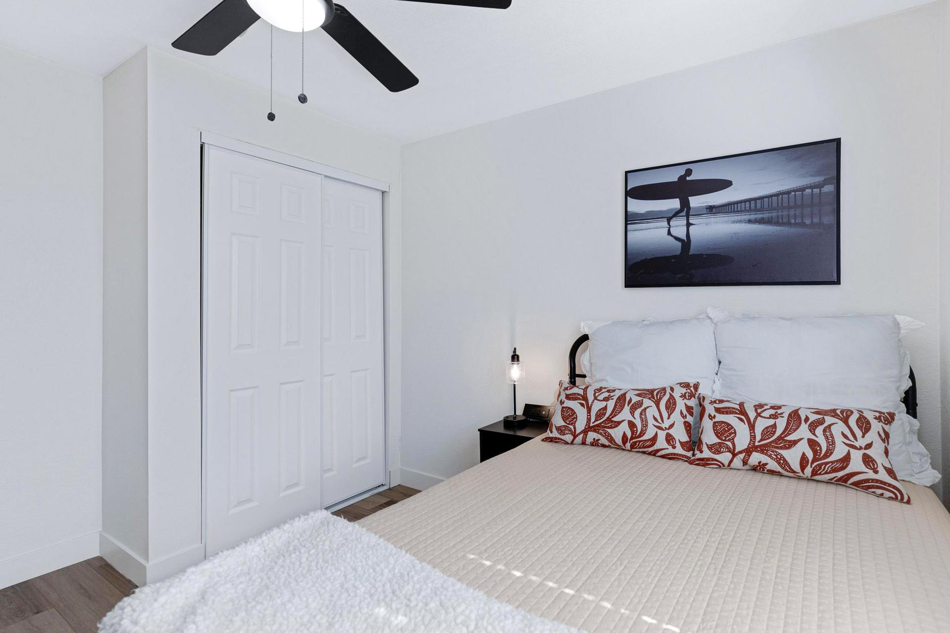 bedroom, detected:ceiling fan, bed