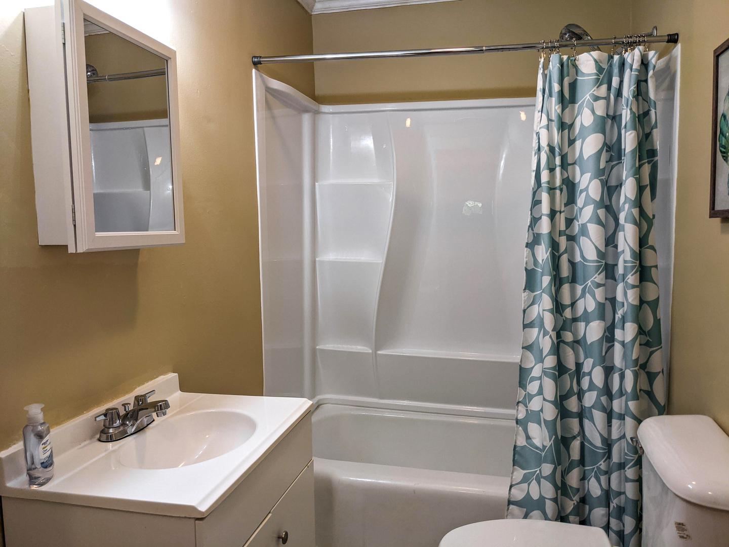 Bathroom(s)