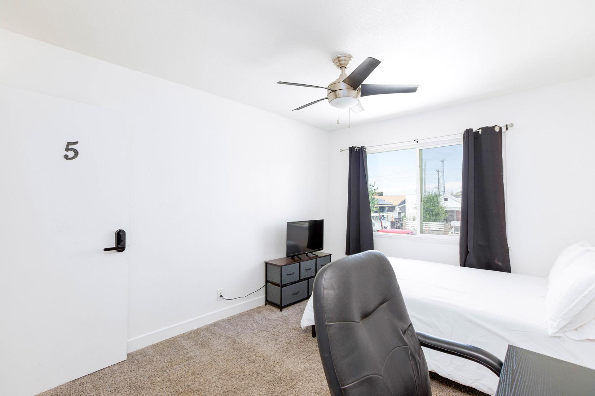 living_room, detected:ceiling fan, window blind