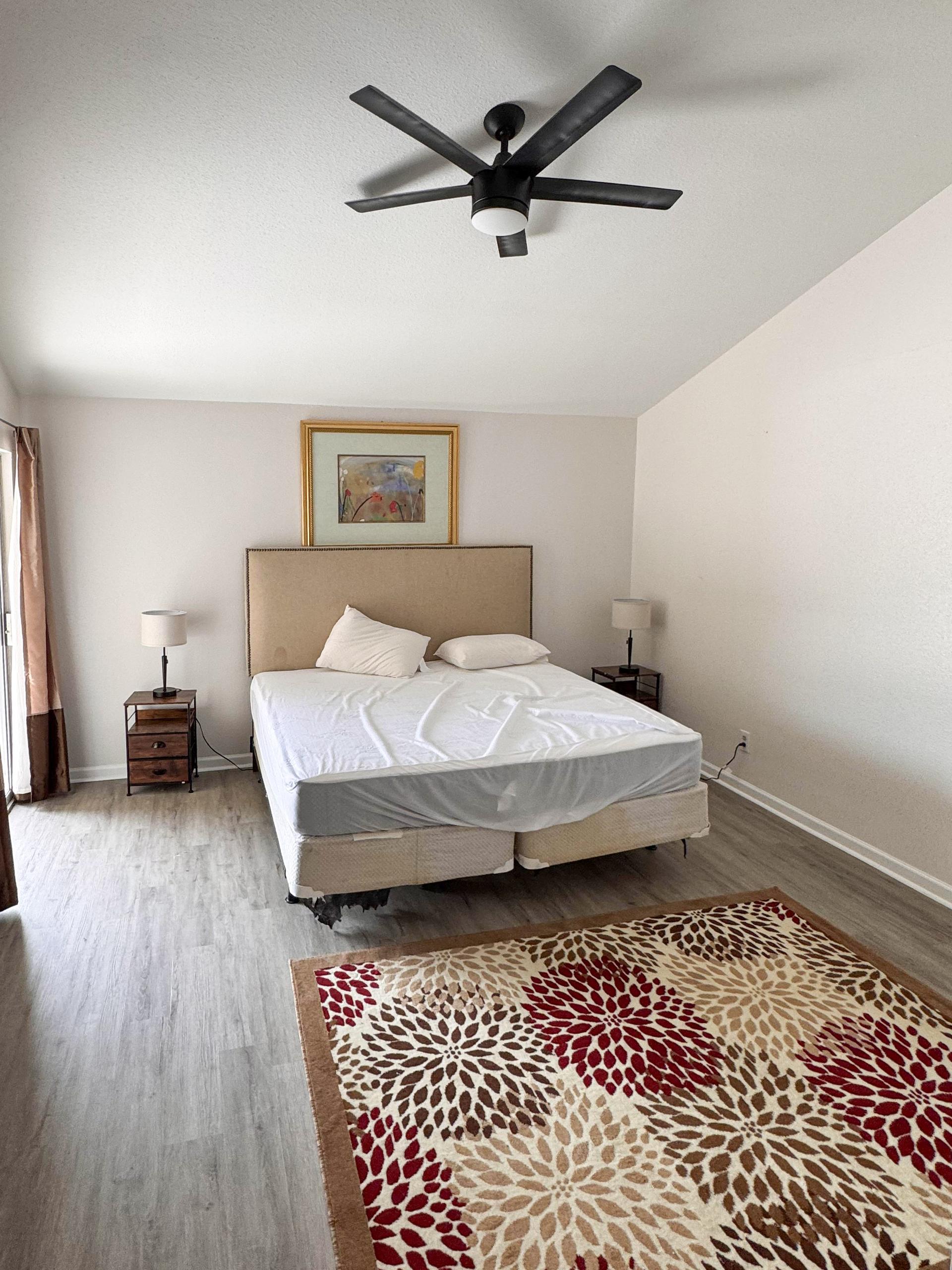 bedroom, detected:ceiling fan, bed, window blind