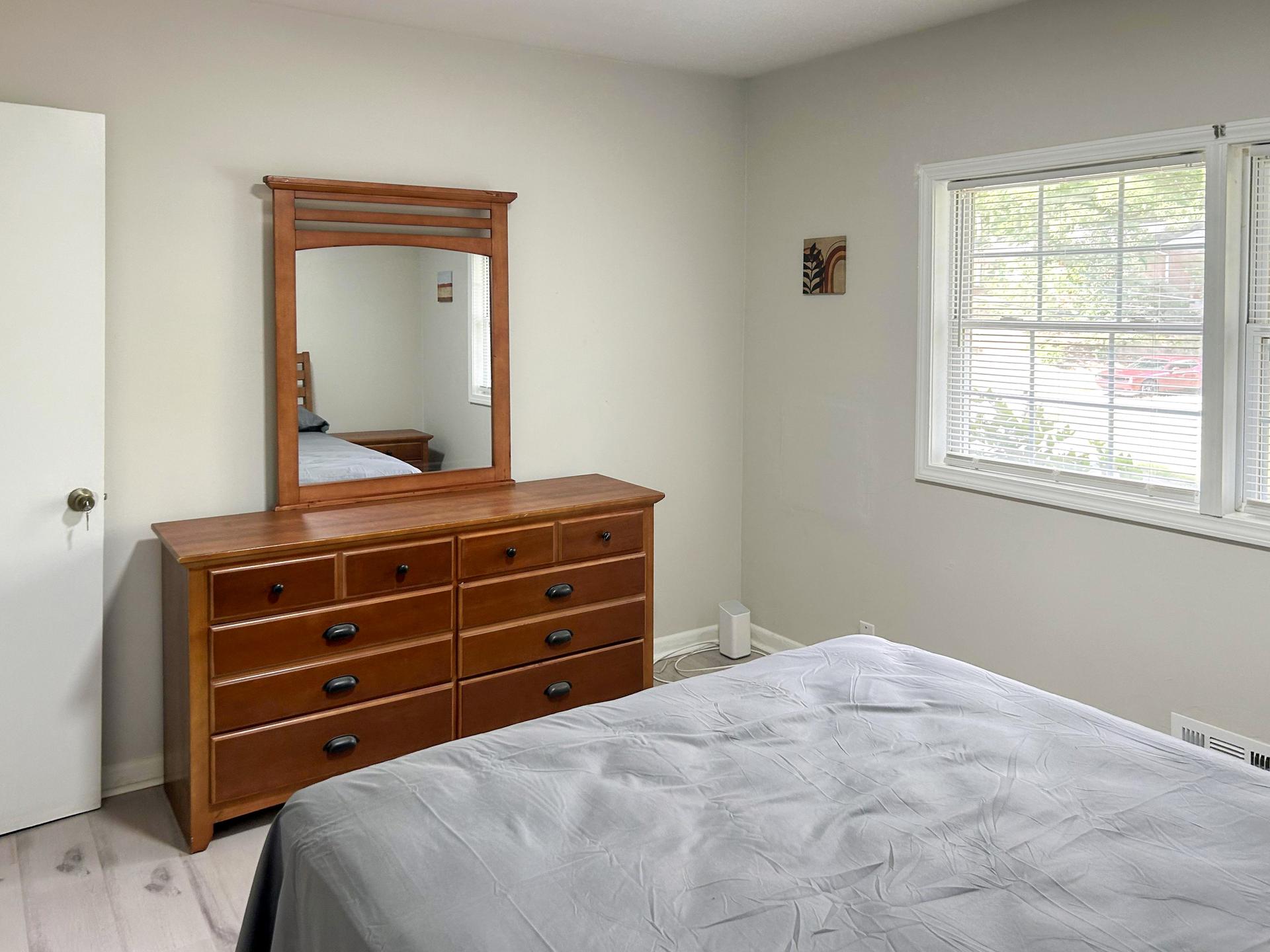 bedroom, detected:bed, window blind