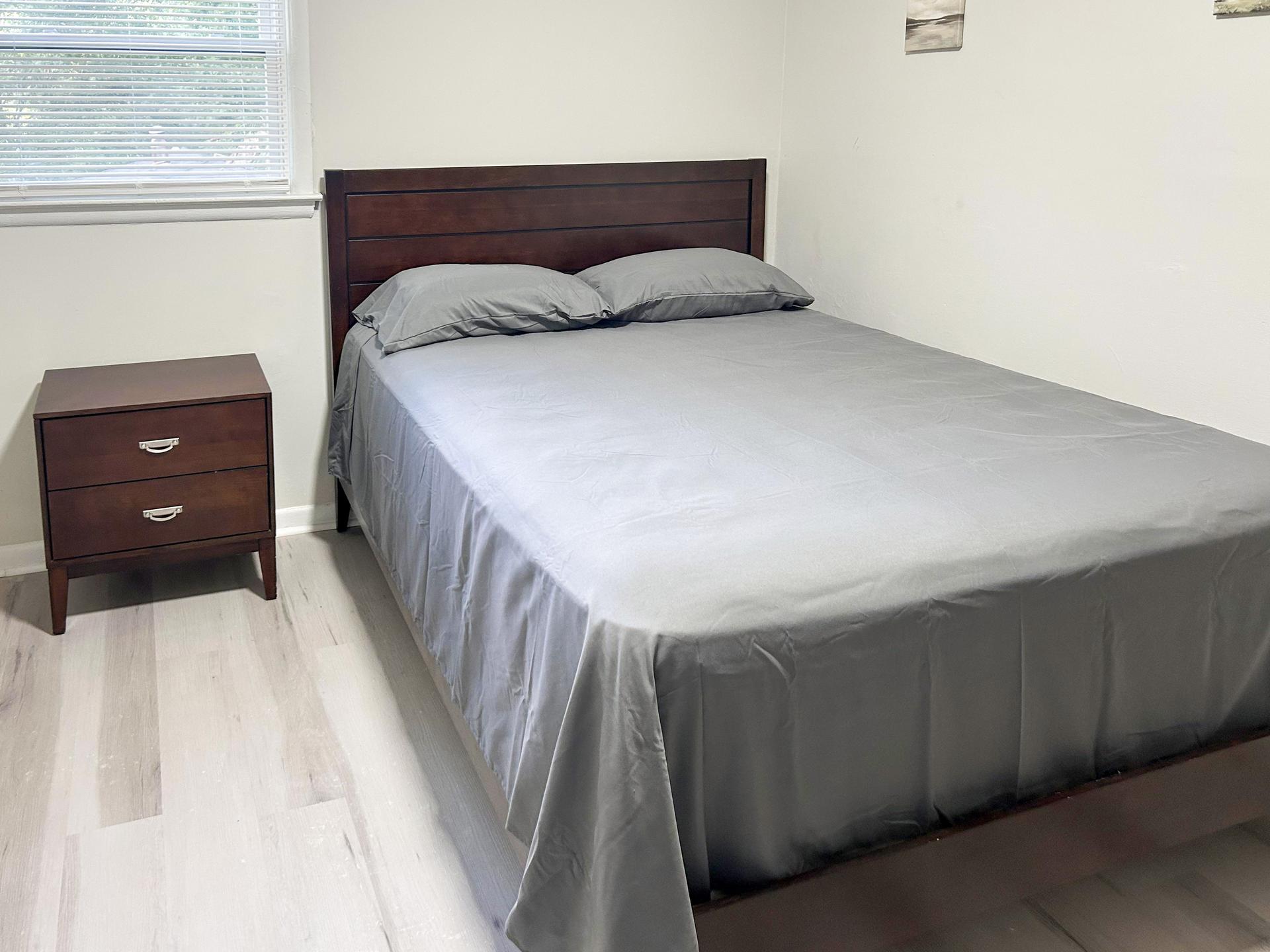 bedroom, detected:bed, window blind