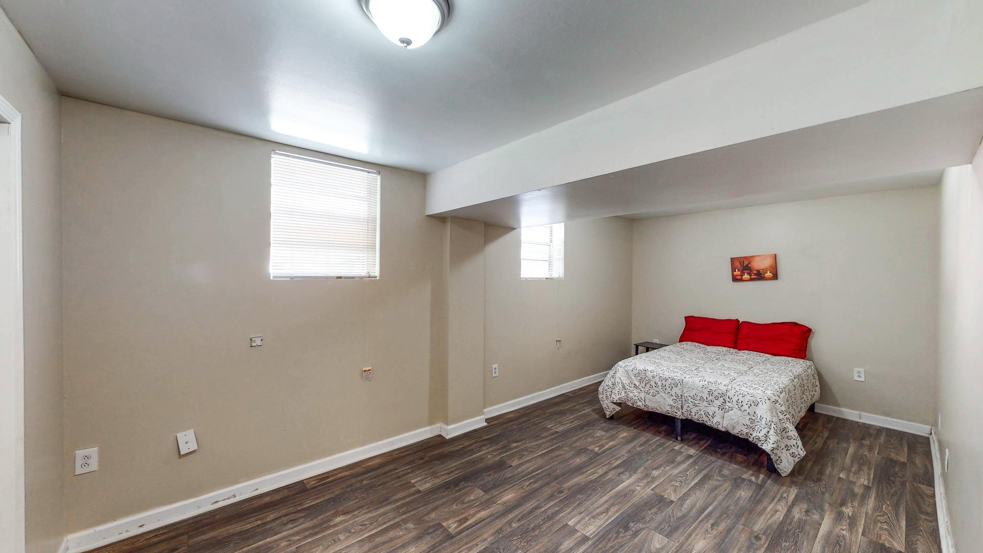 bedroom, detected: bed, window blind