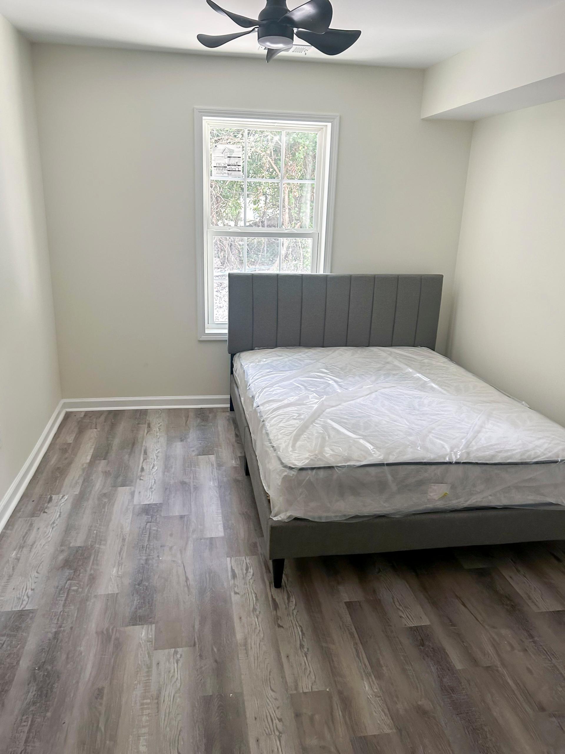 bedroom, detected:ceiling fan, bed, window blind