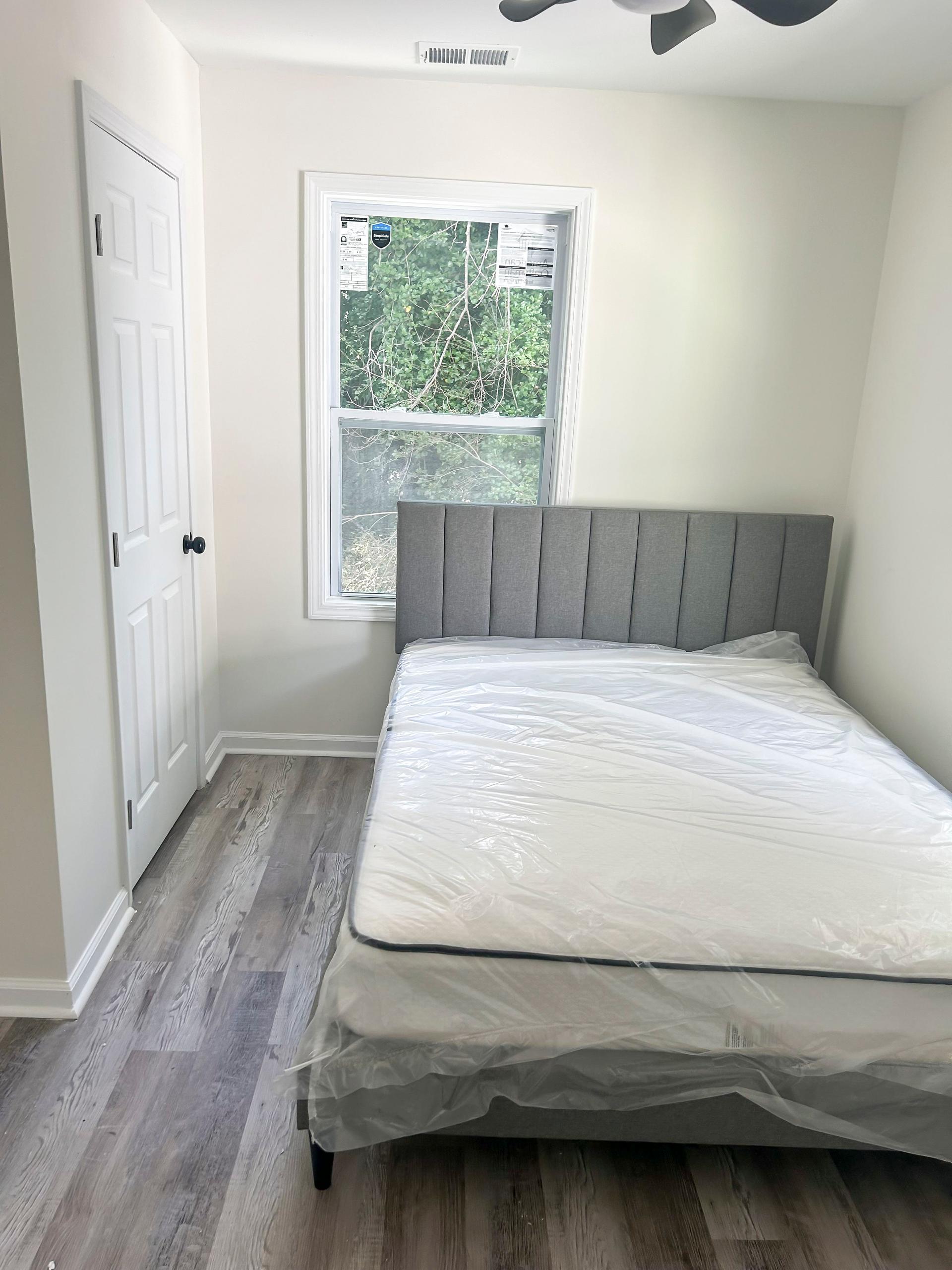 bedroom, detected:ceiling fan, bed, window blind