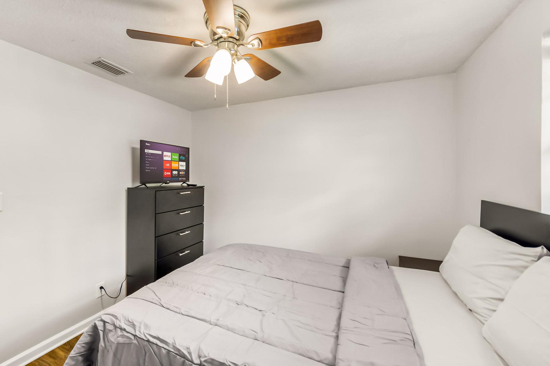 bedroom, detected:bed, ceiling fan