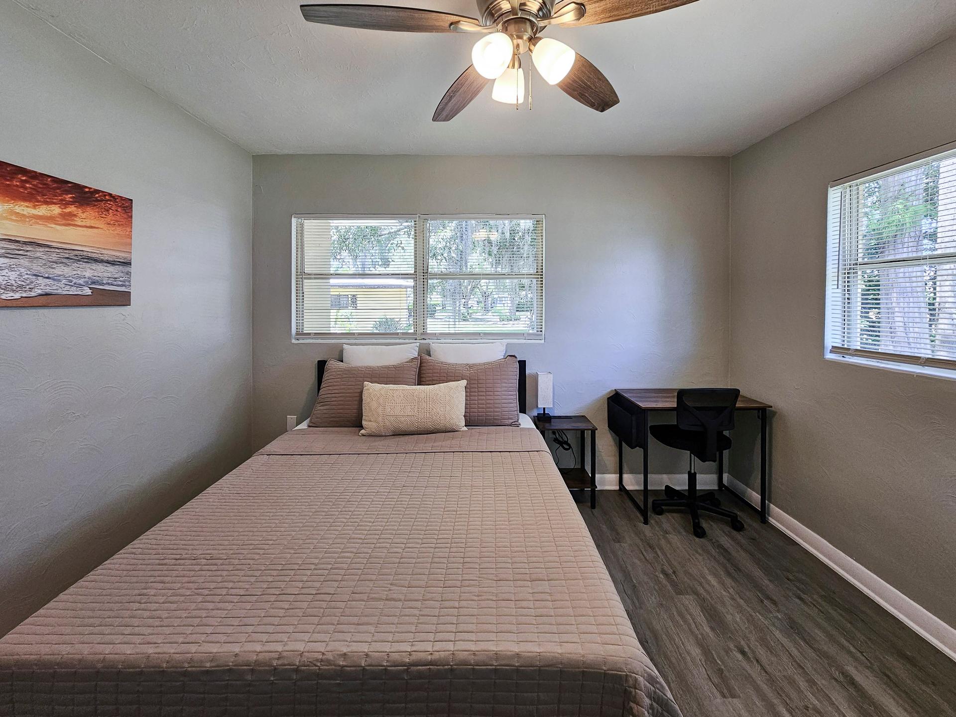 bedroom, detected:window blind, ceiling fan, bed