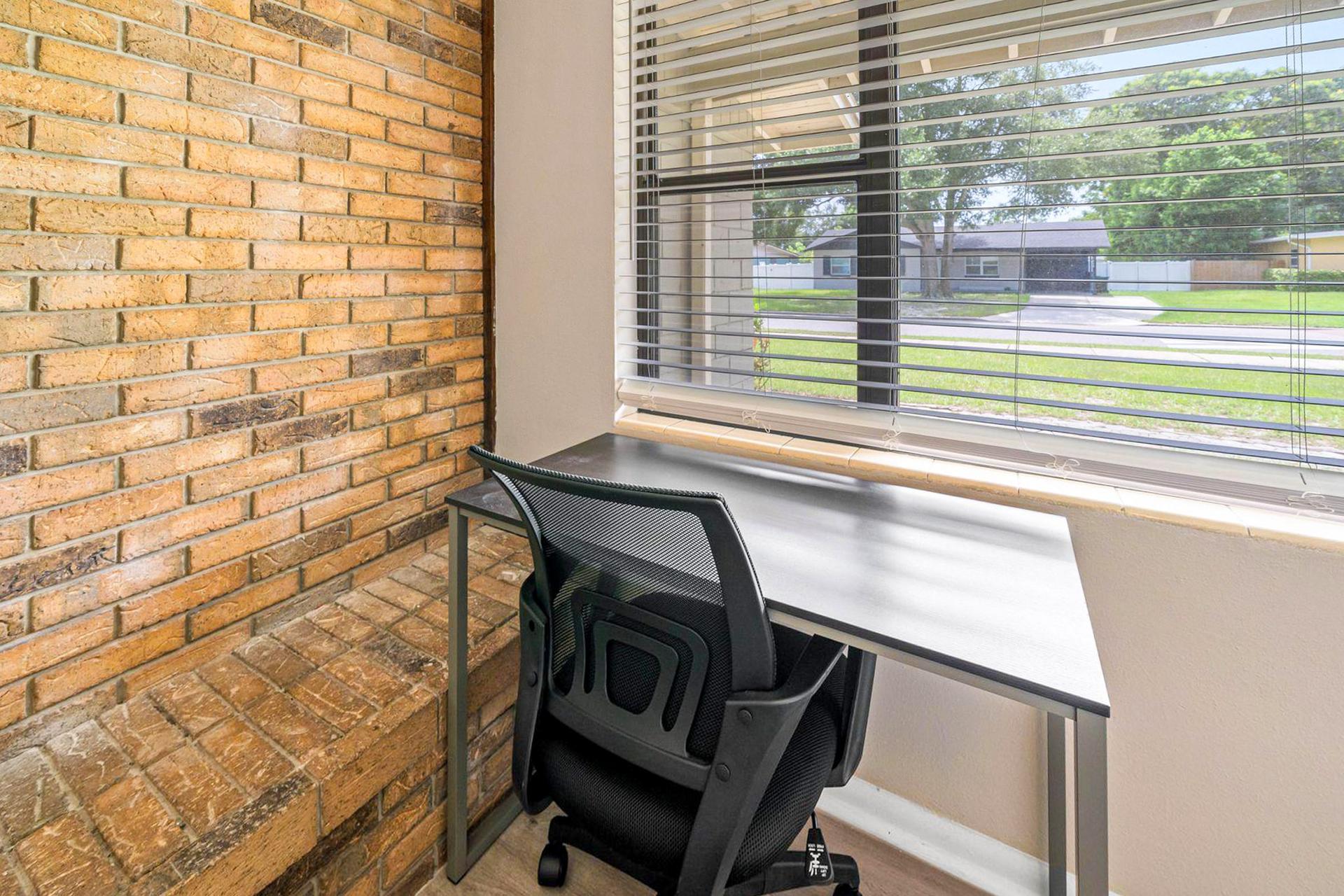 living_room, detected:window blind