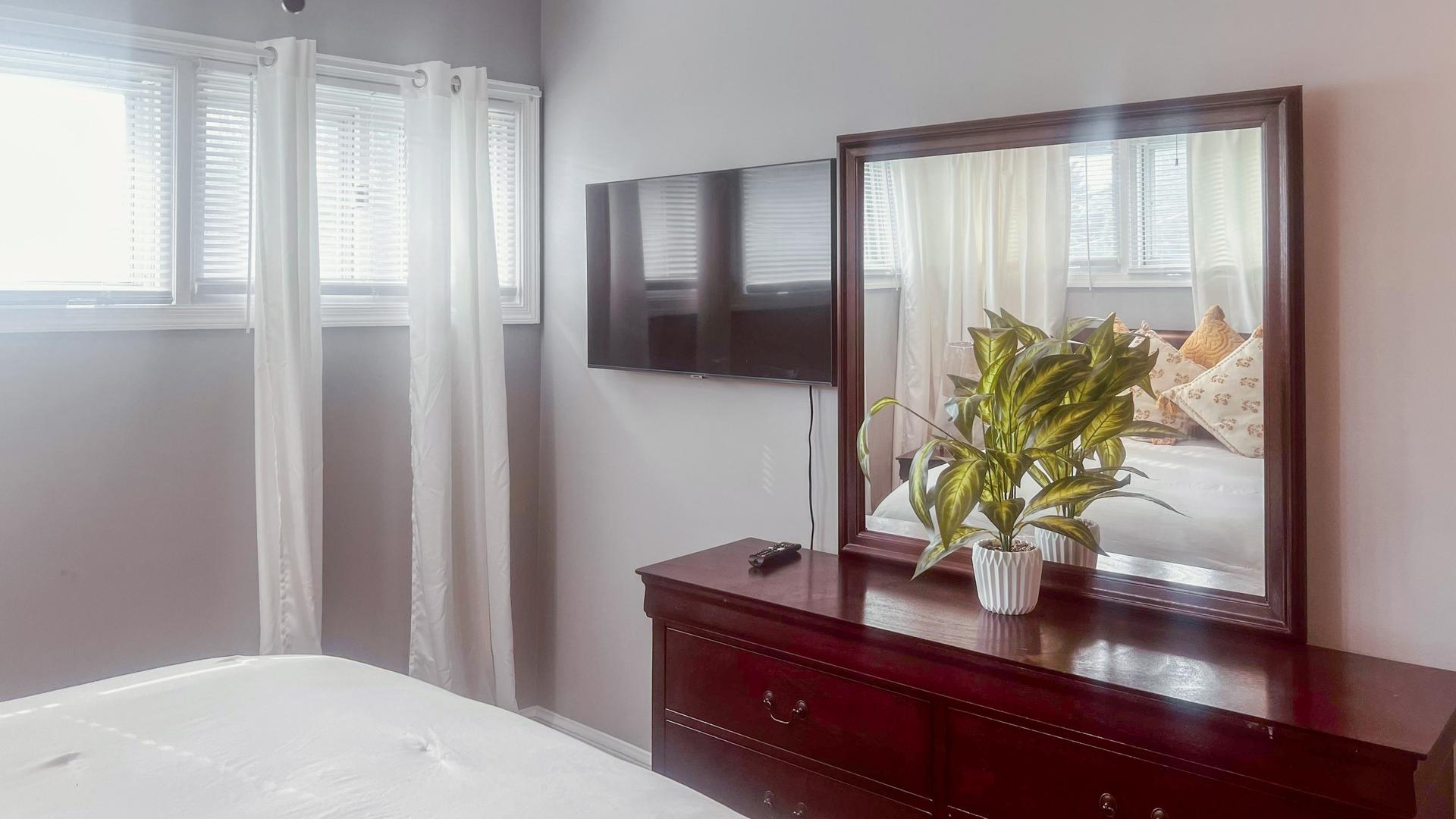 living_room, detected:window blind