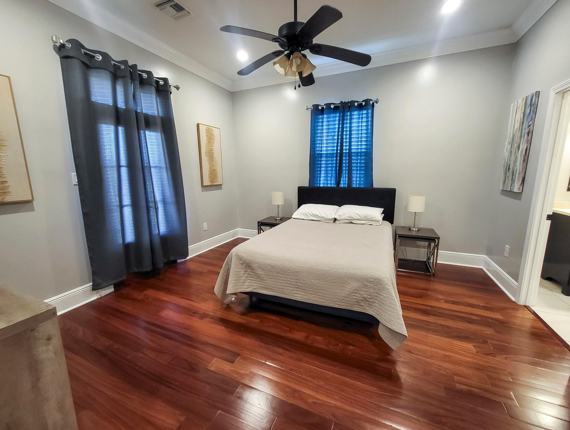 bedroom, detected:ceiling fan, bed, window blind