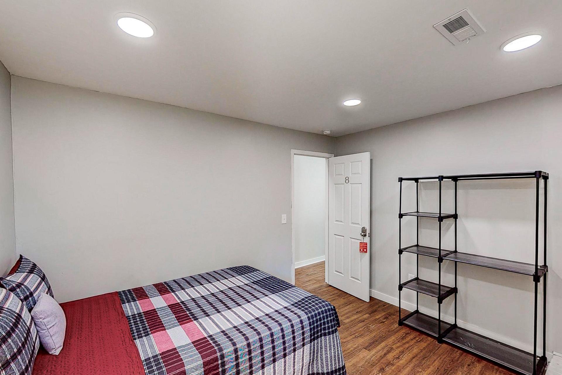 bedroom, detected:bed