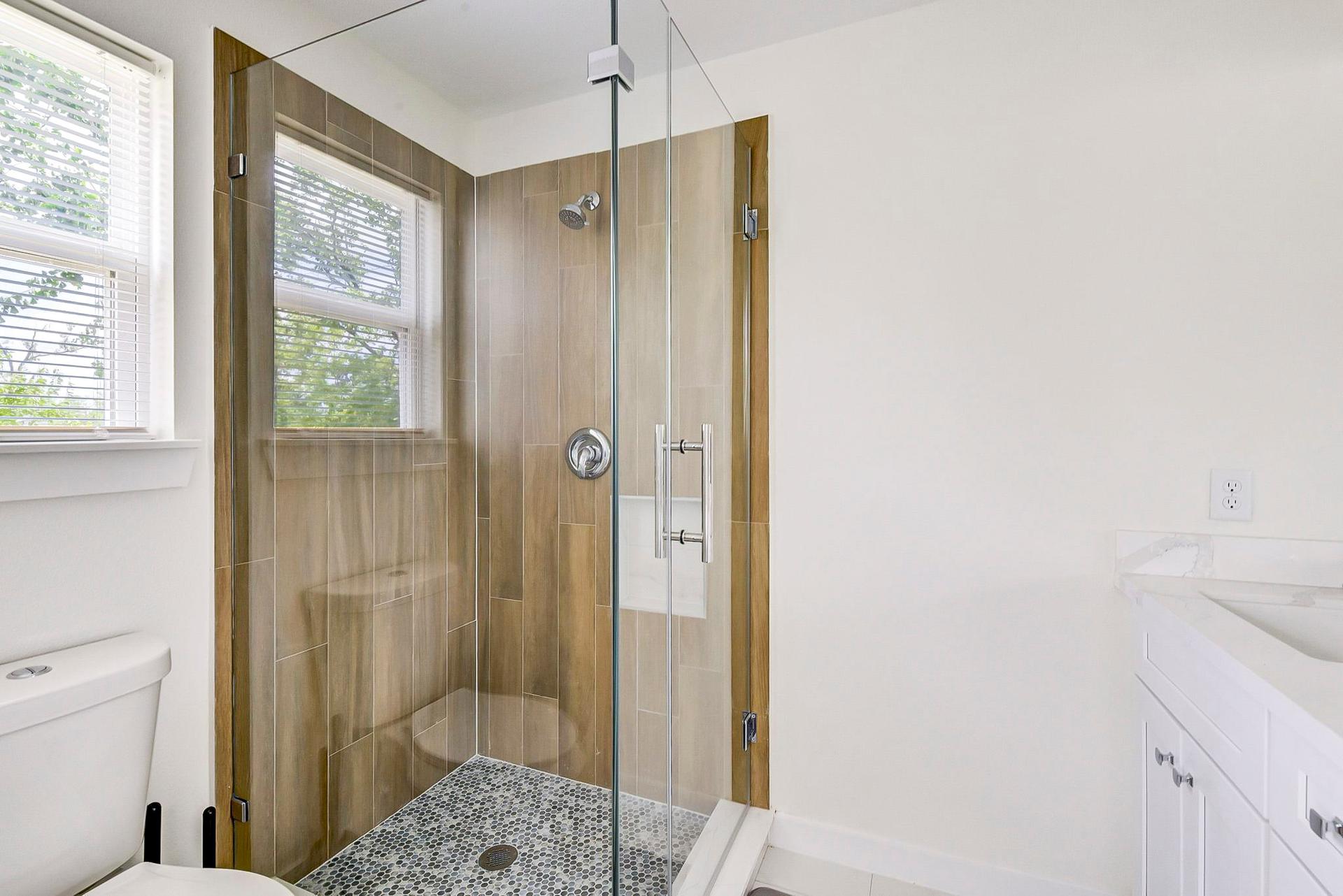 bathroom, detected:bathtub