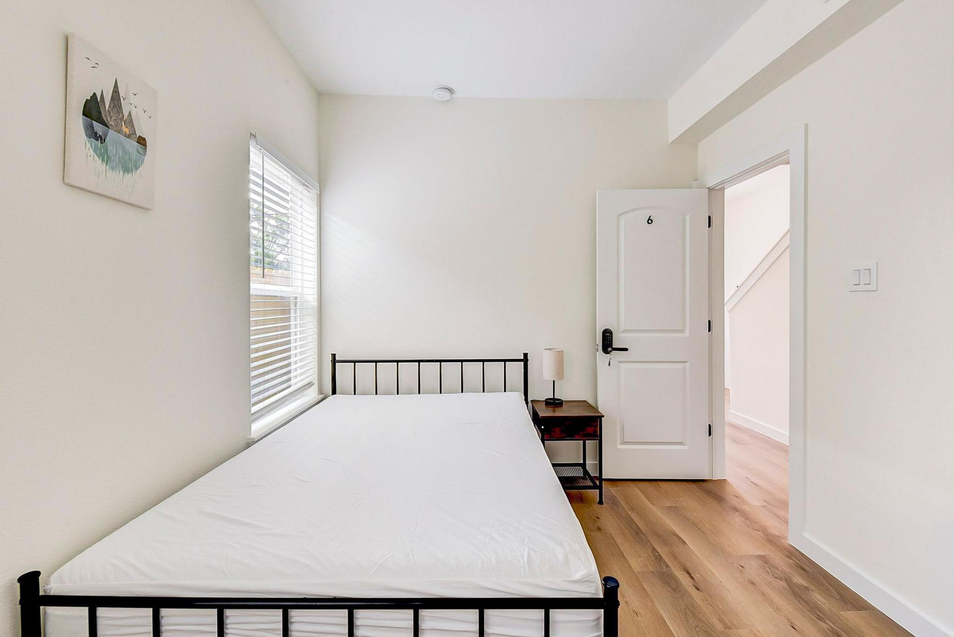 bedroom, detected:bed