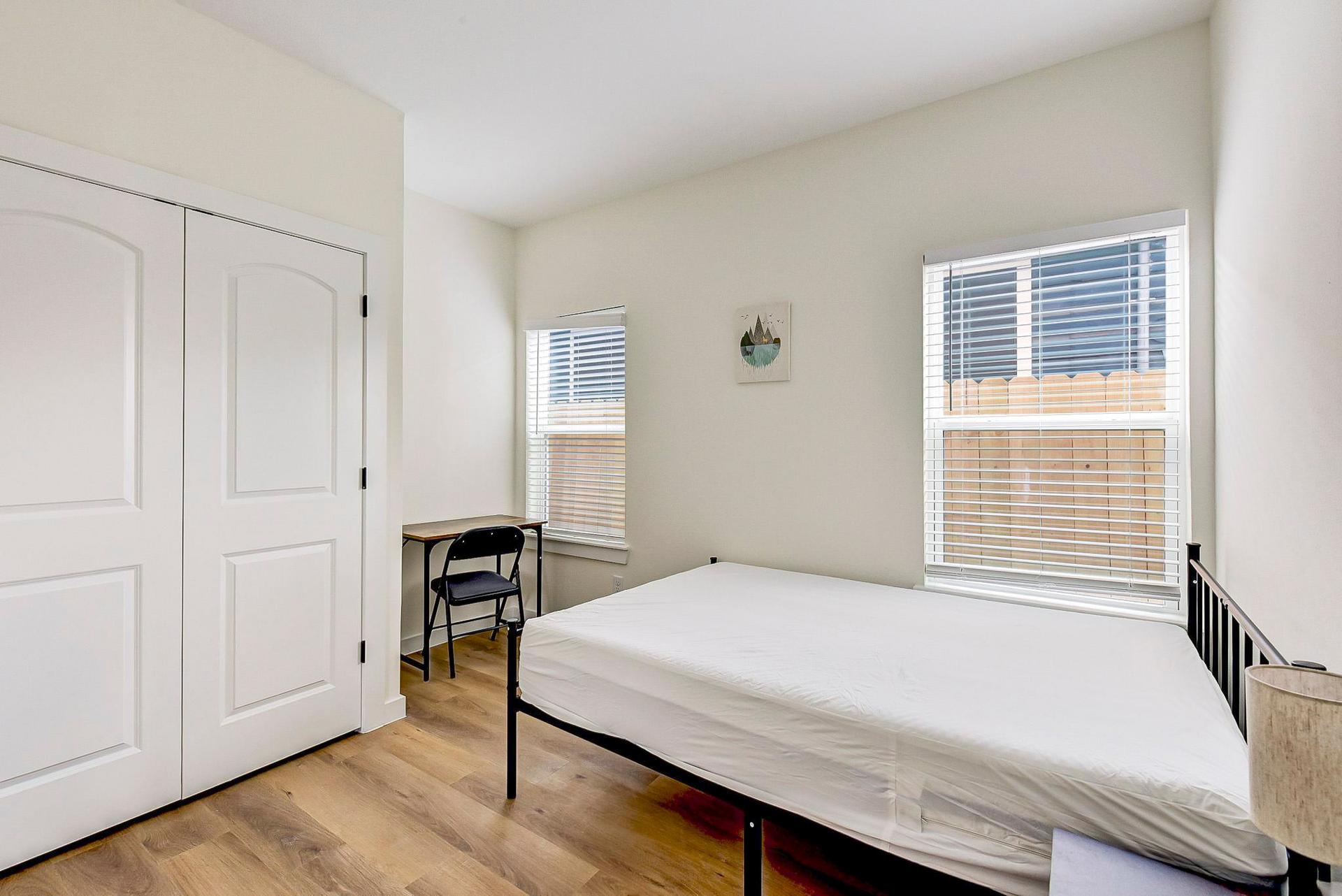 bedroom, detected:bed, window blind