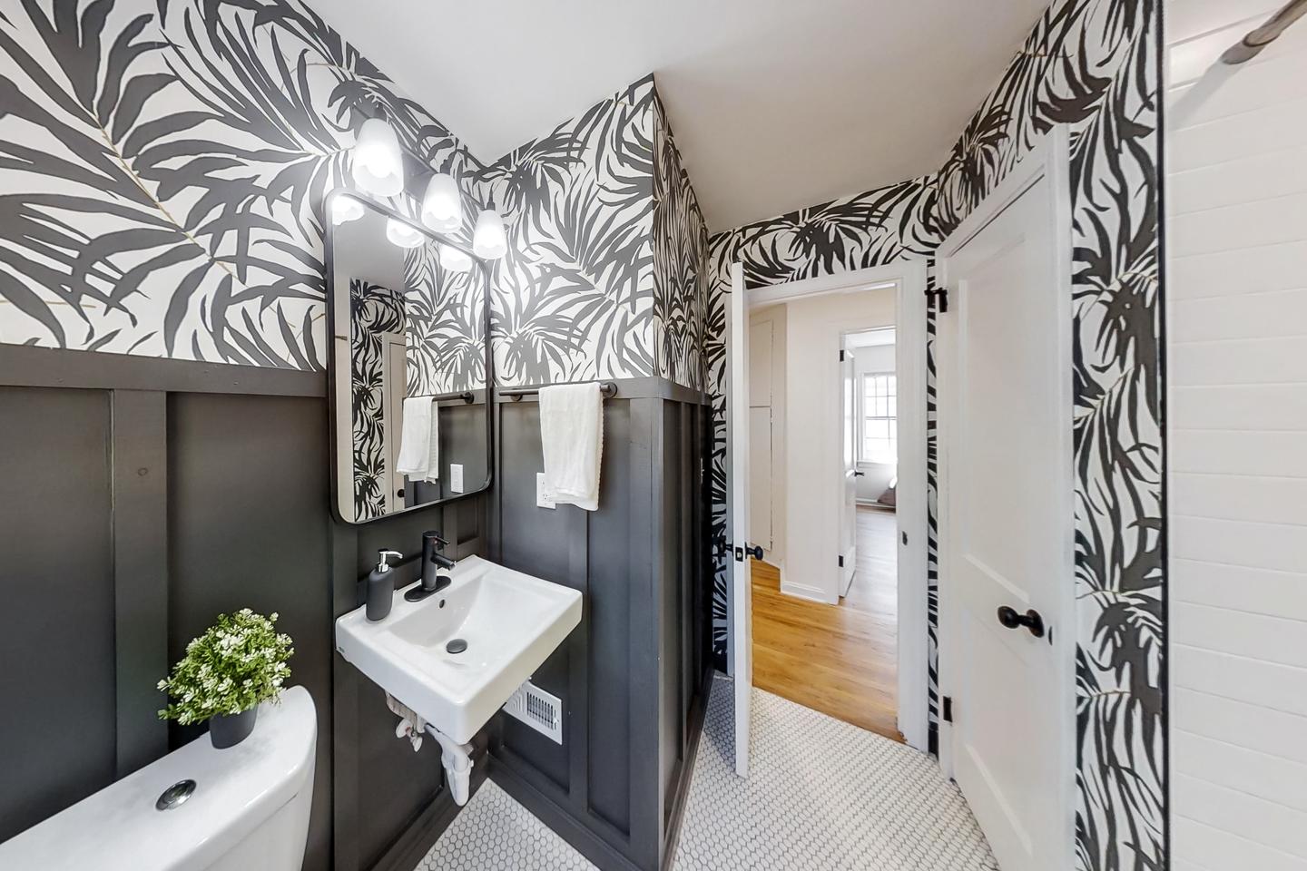 Bathroom(s)