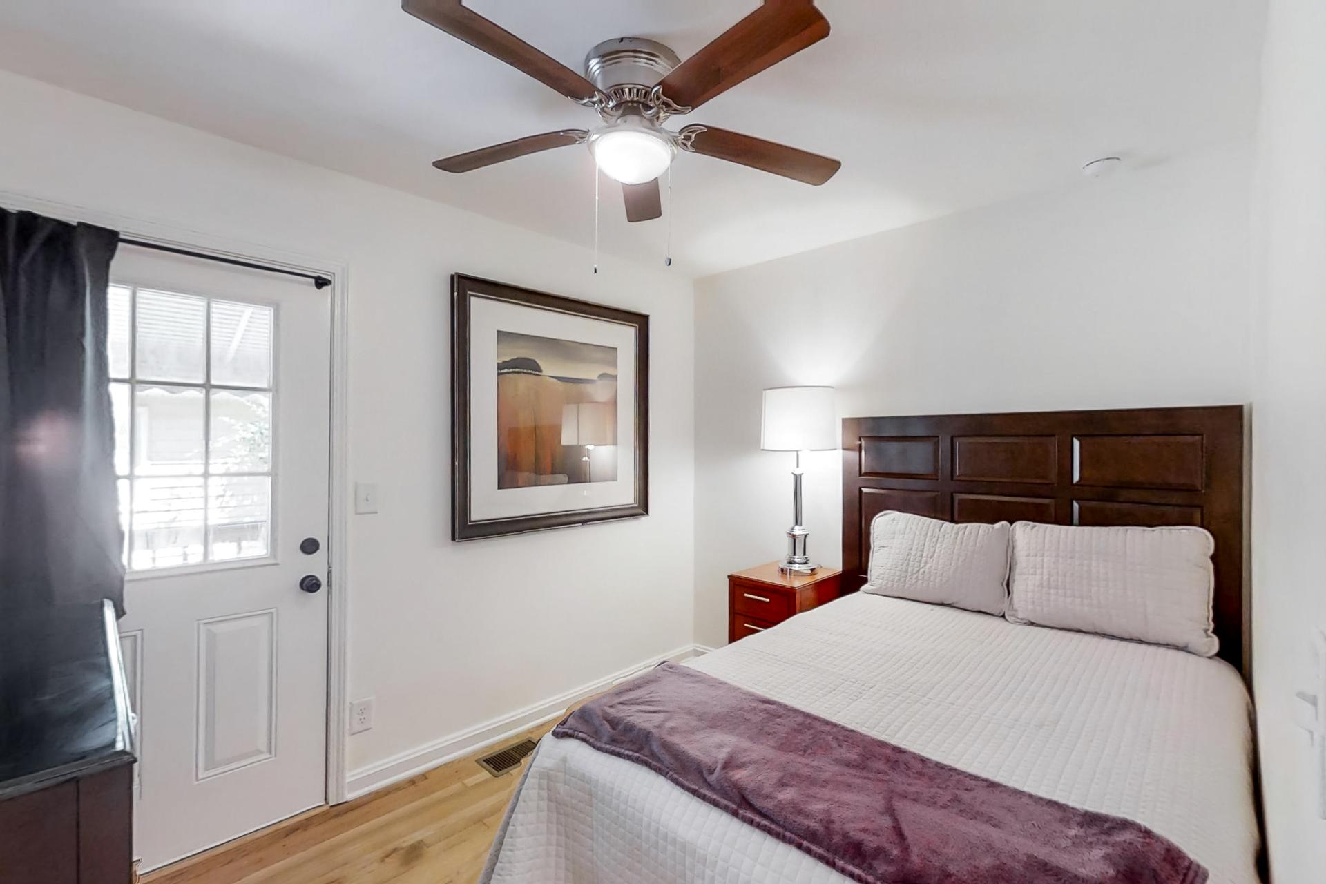 bedroom, detected: ceiling fan, window blind, bed