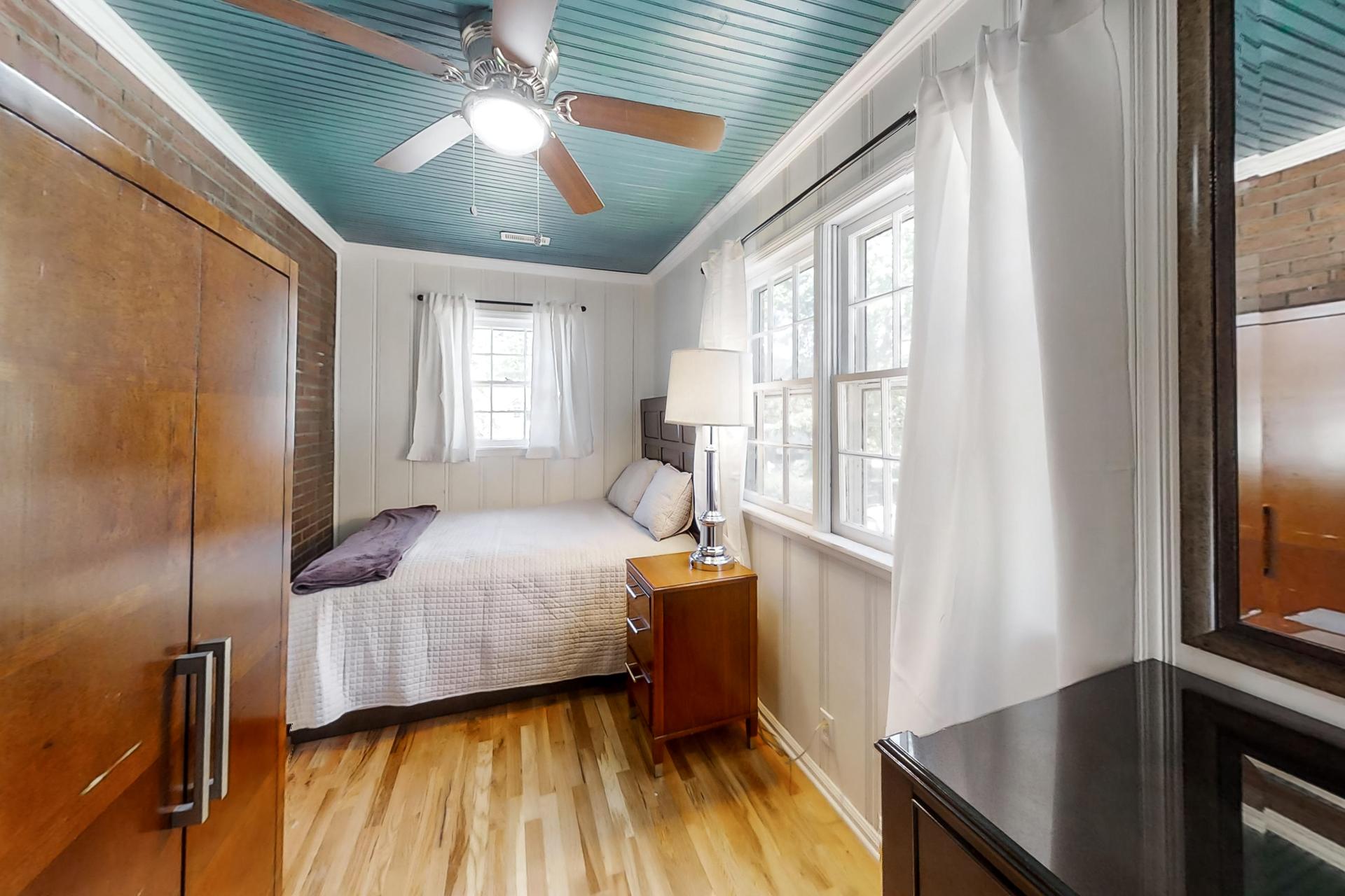 bedroom, detected: ceiling fan, bed, window blind
