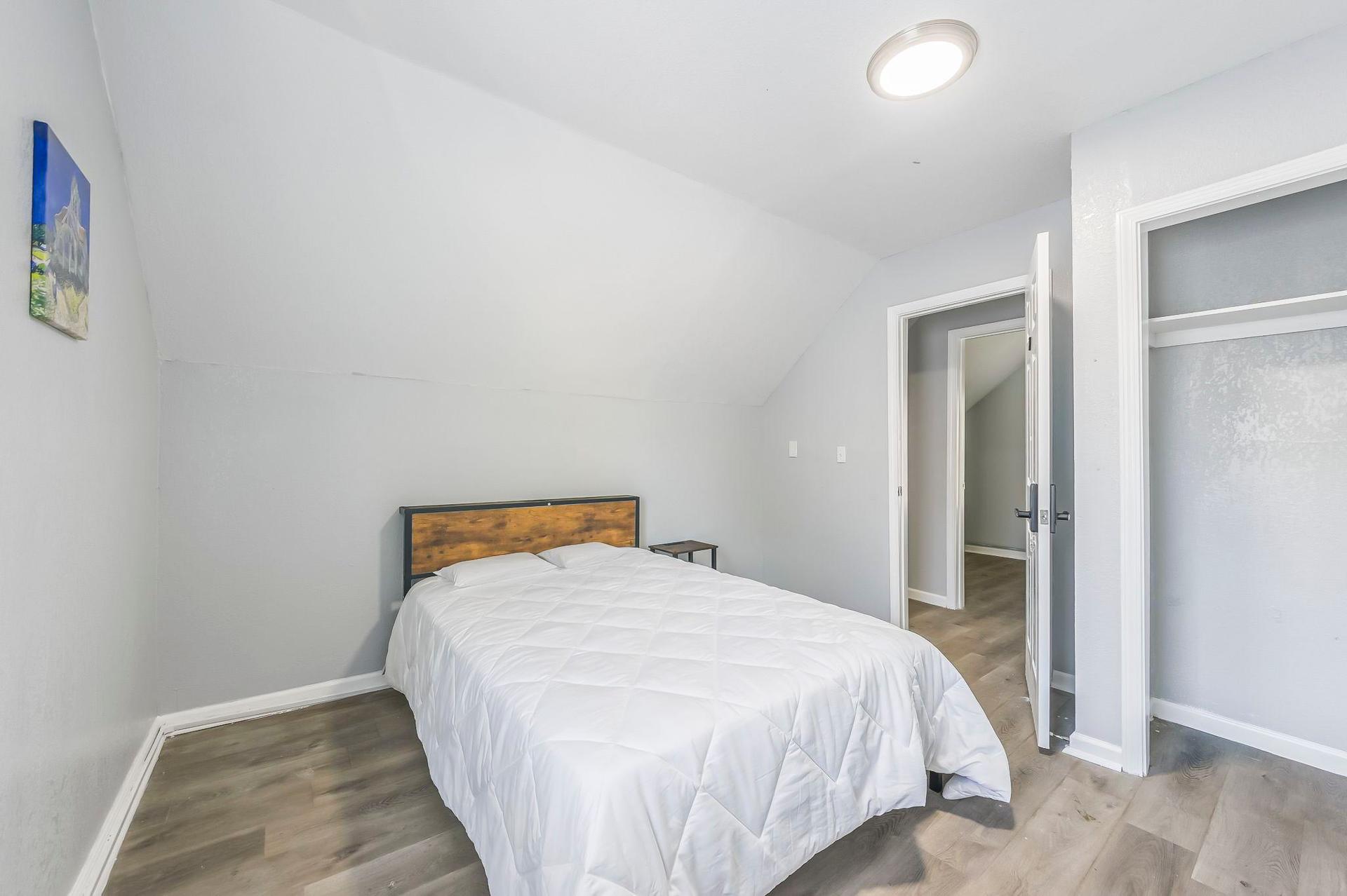 bedroom, detected:bed