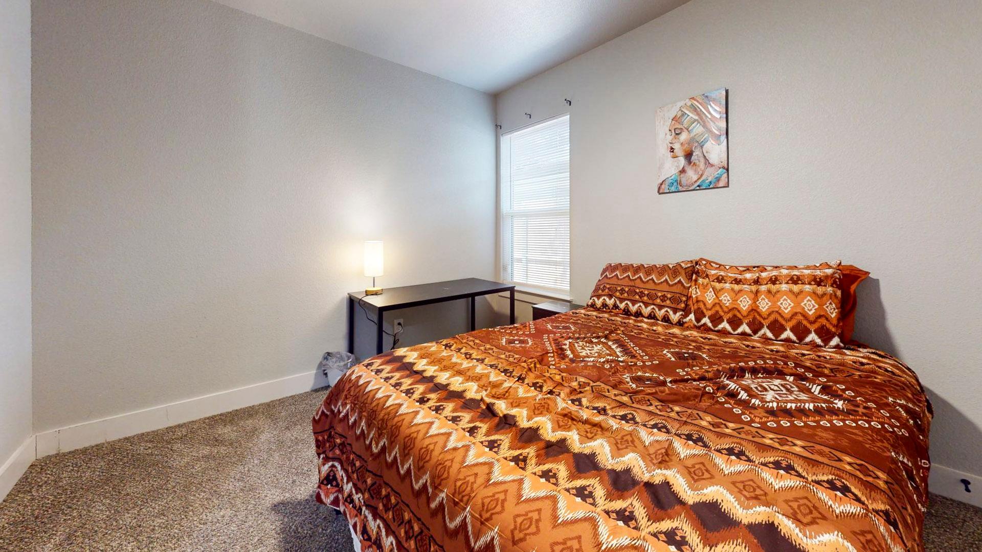 bedroom, detected:bed, carpet