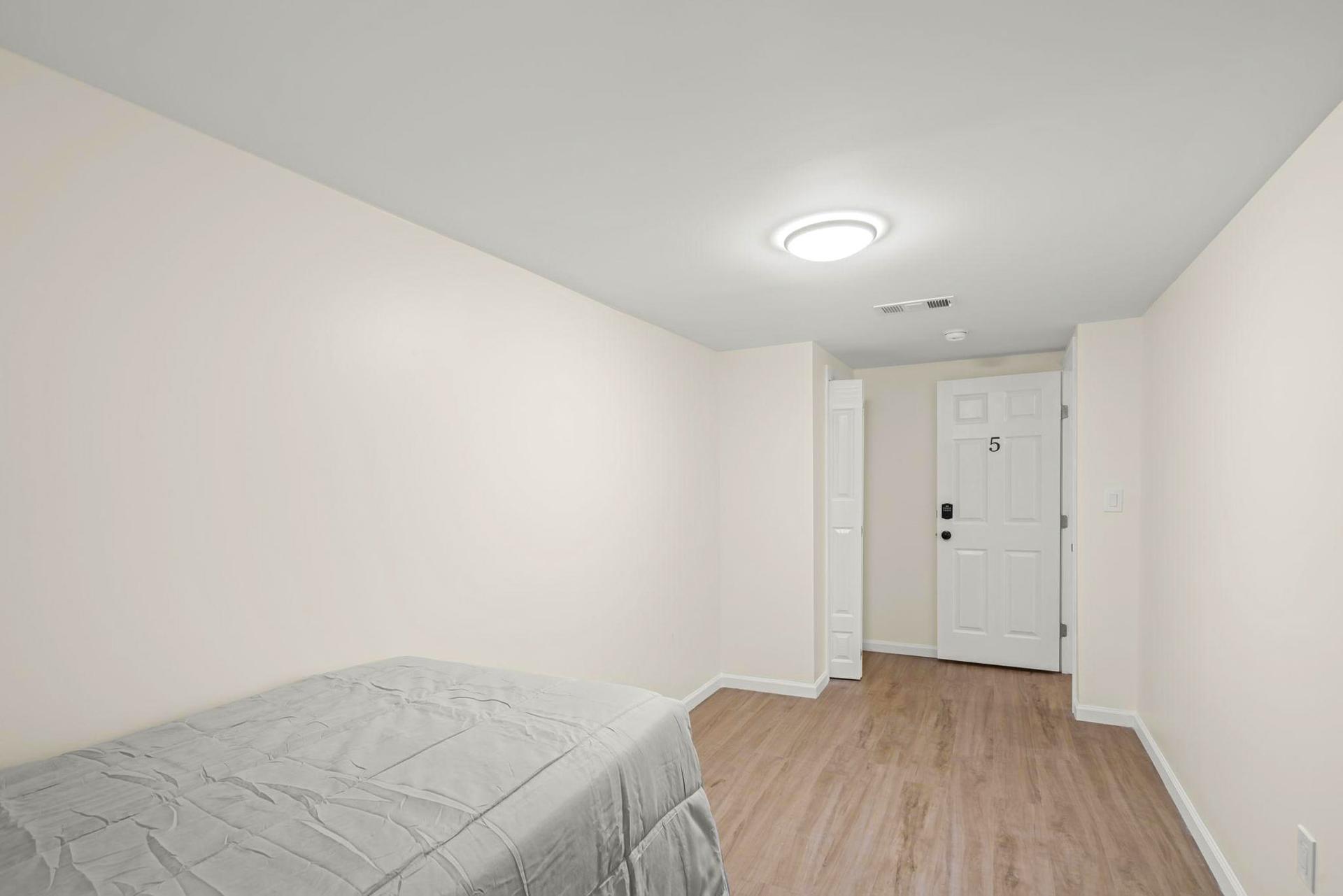 bedroom, detected:bed