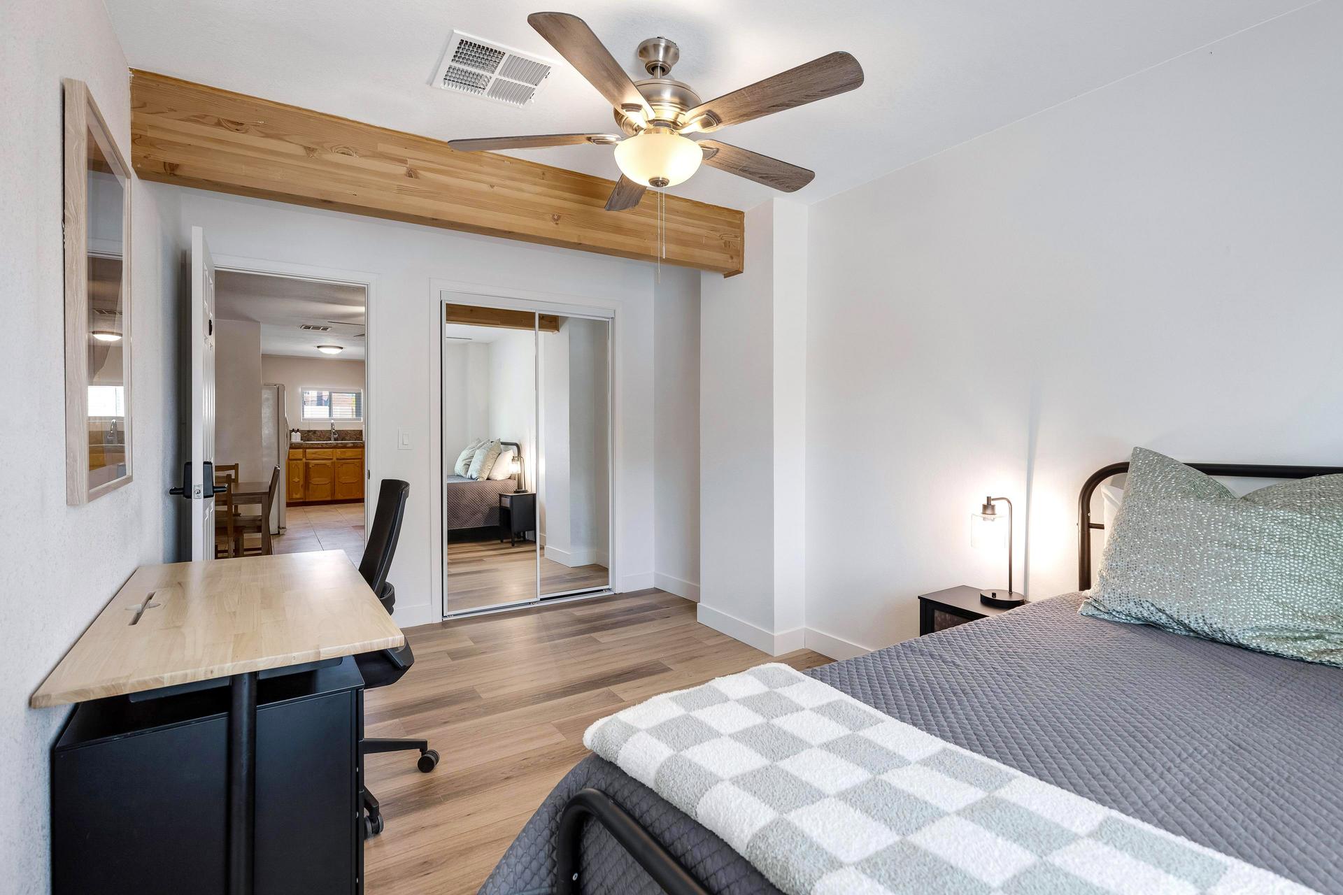 bedroom, detected:ceiling fan, window blind, bed
