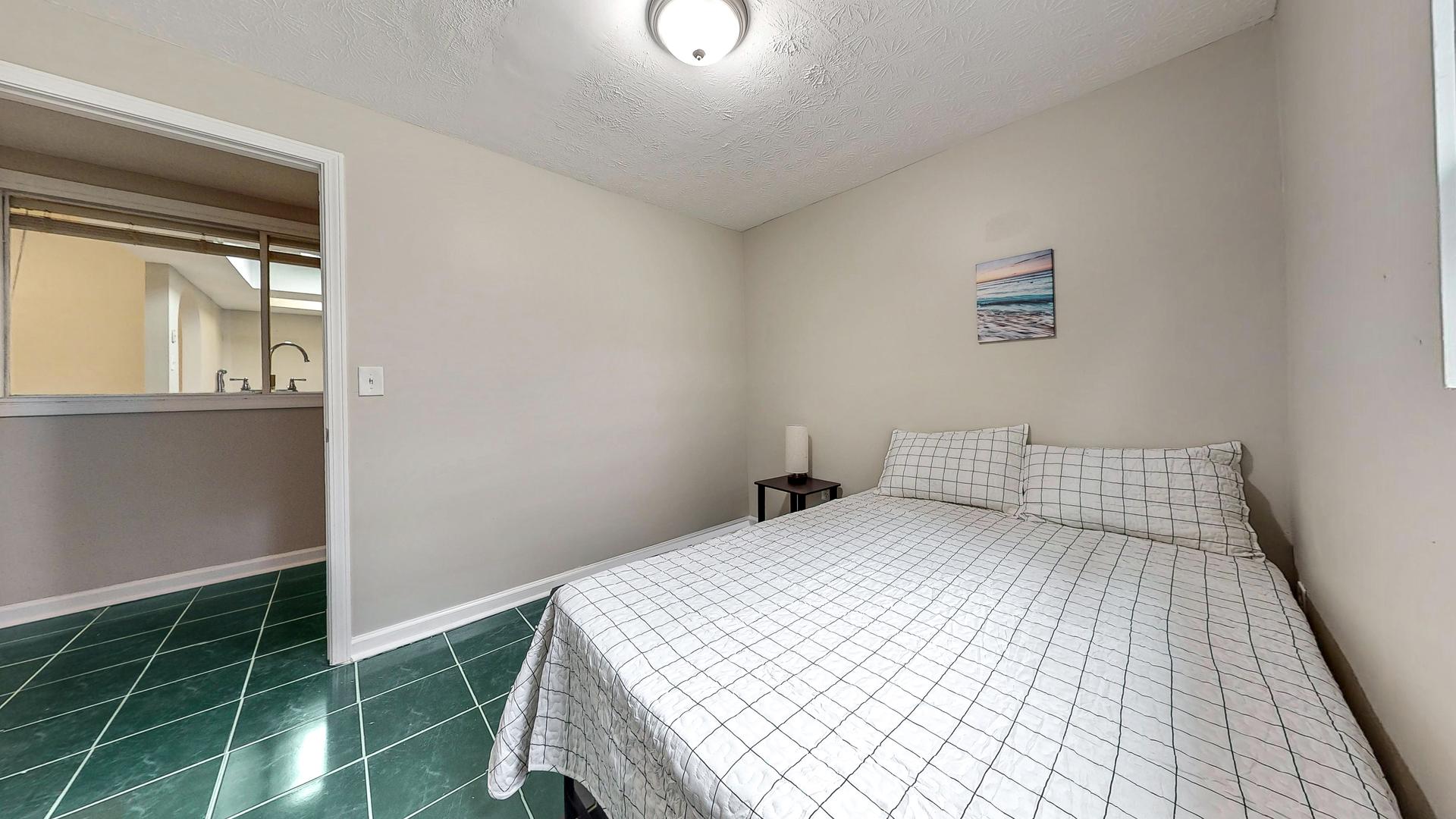 bathroom, detected: bed