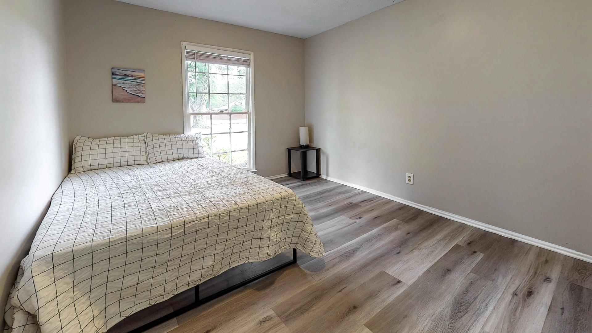 bedroom, detected: bed, window blind