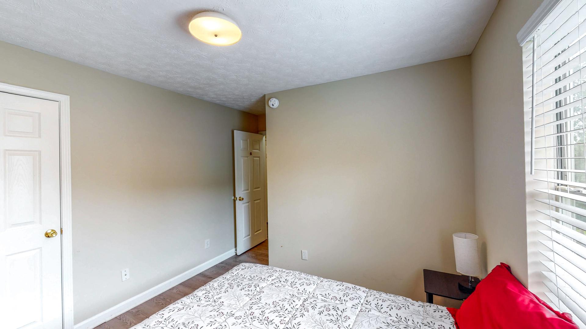 bedroom, detected: bed, window blind