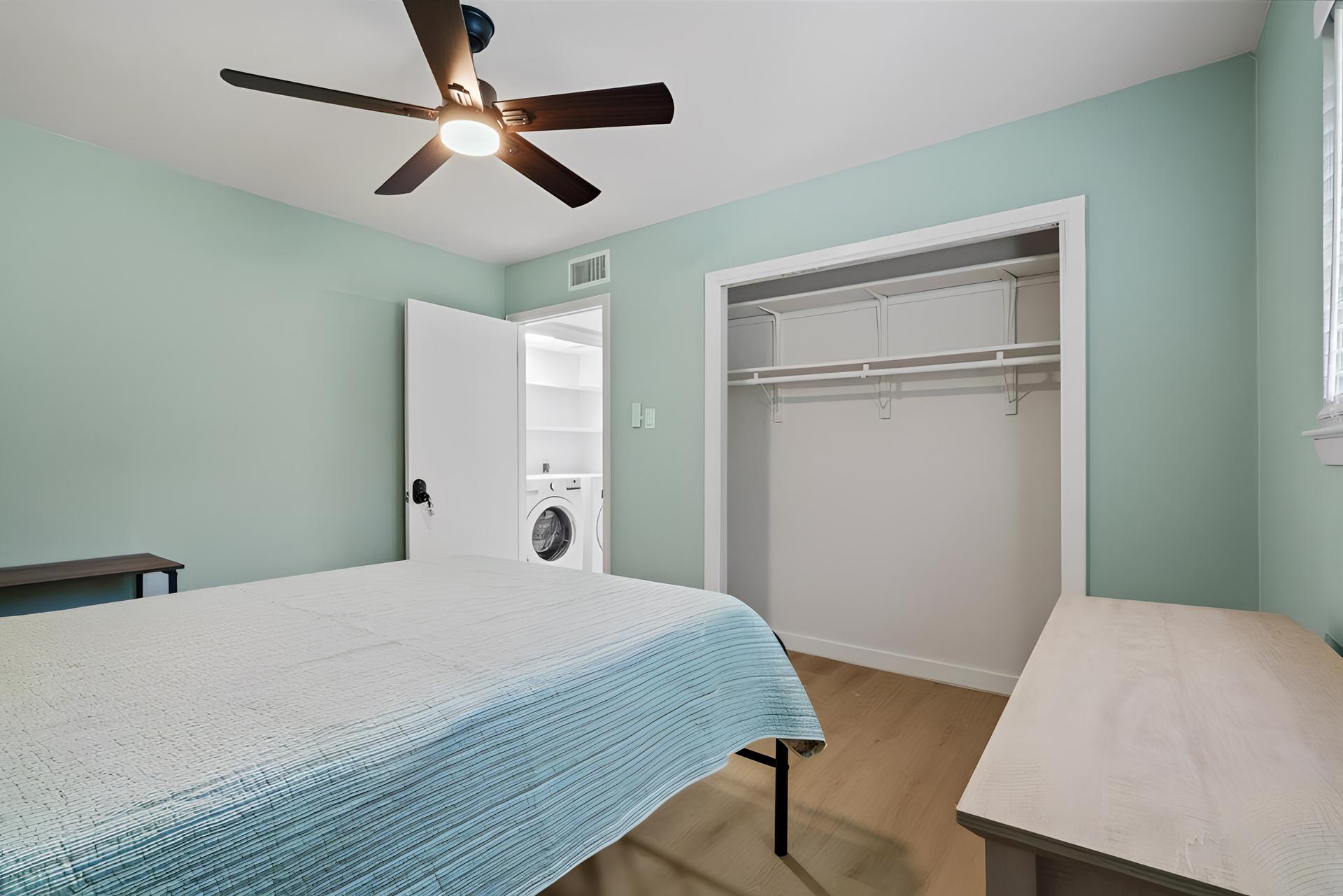 bedroom, detected:ceiling fan, bed