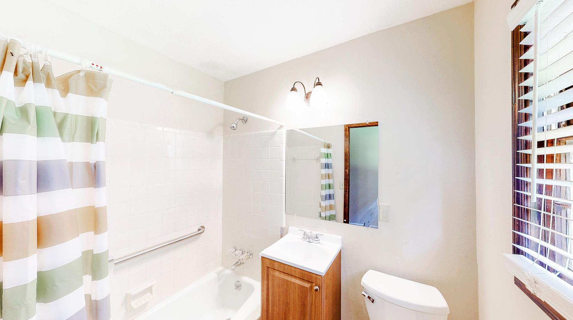 bathroom, detected: toilet