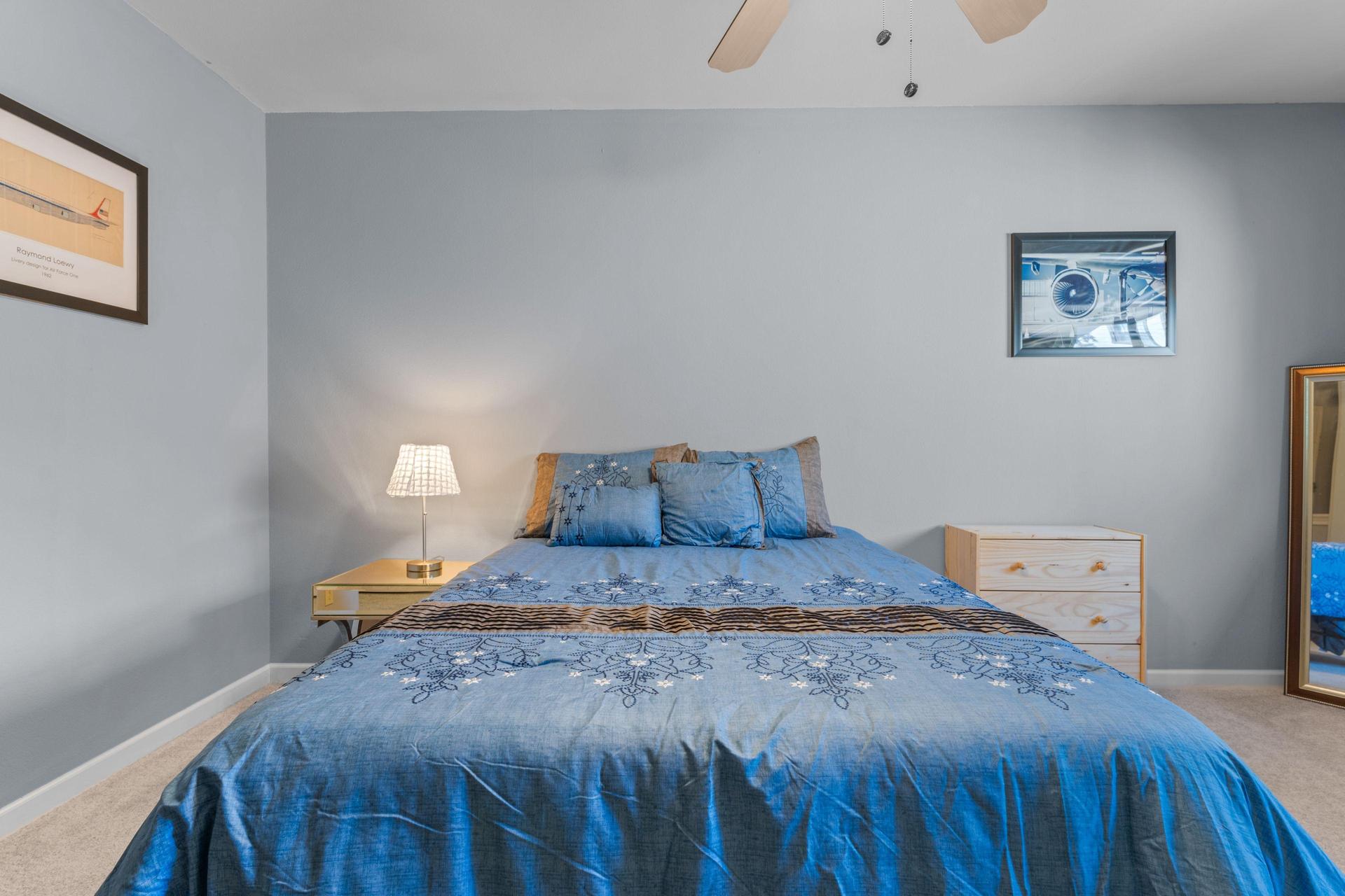 Full/Queen Bed