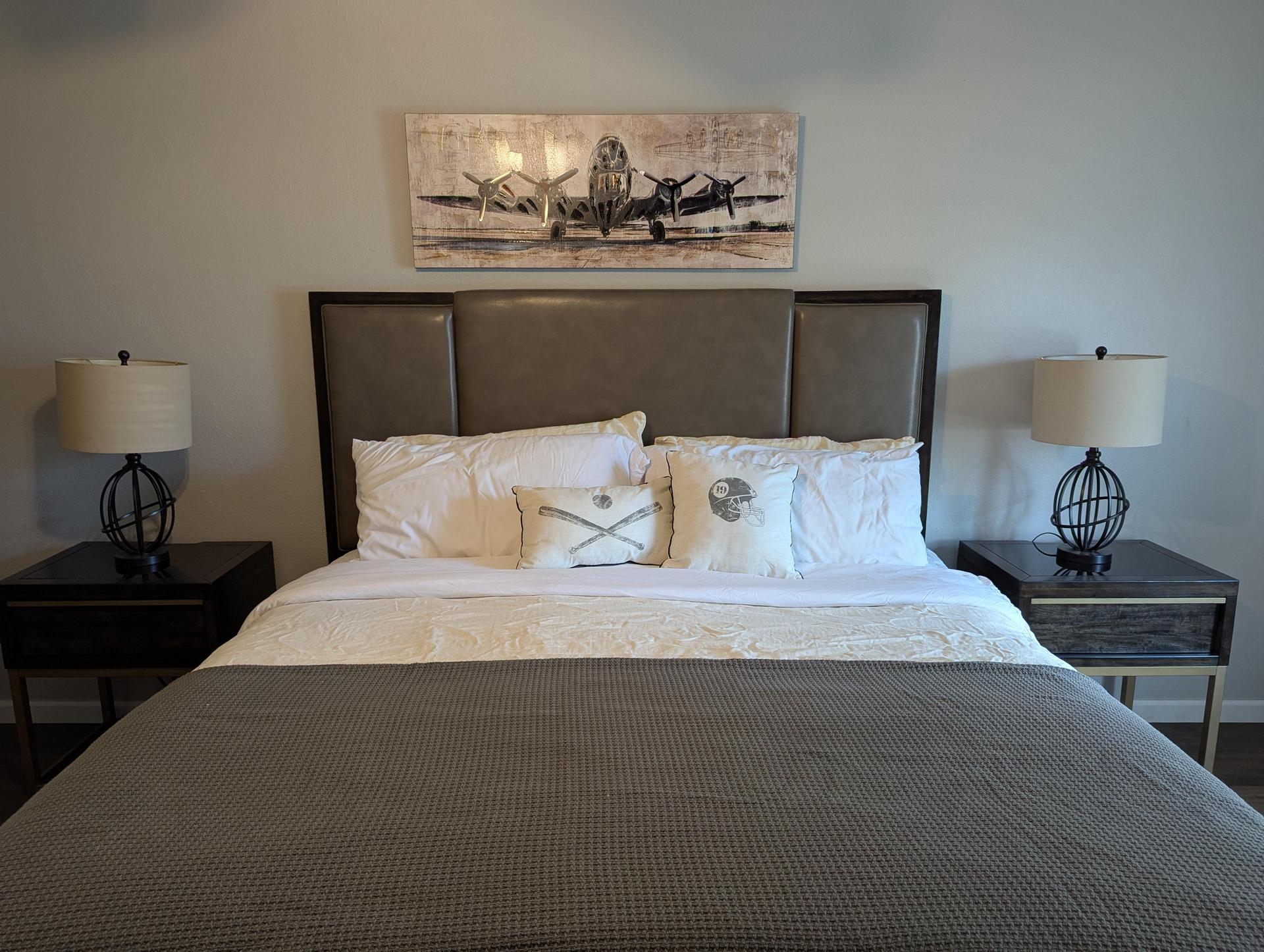 King Bed with Double Night Stands