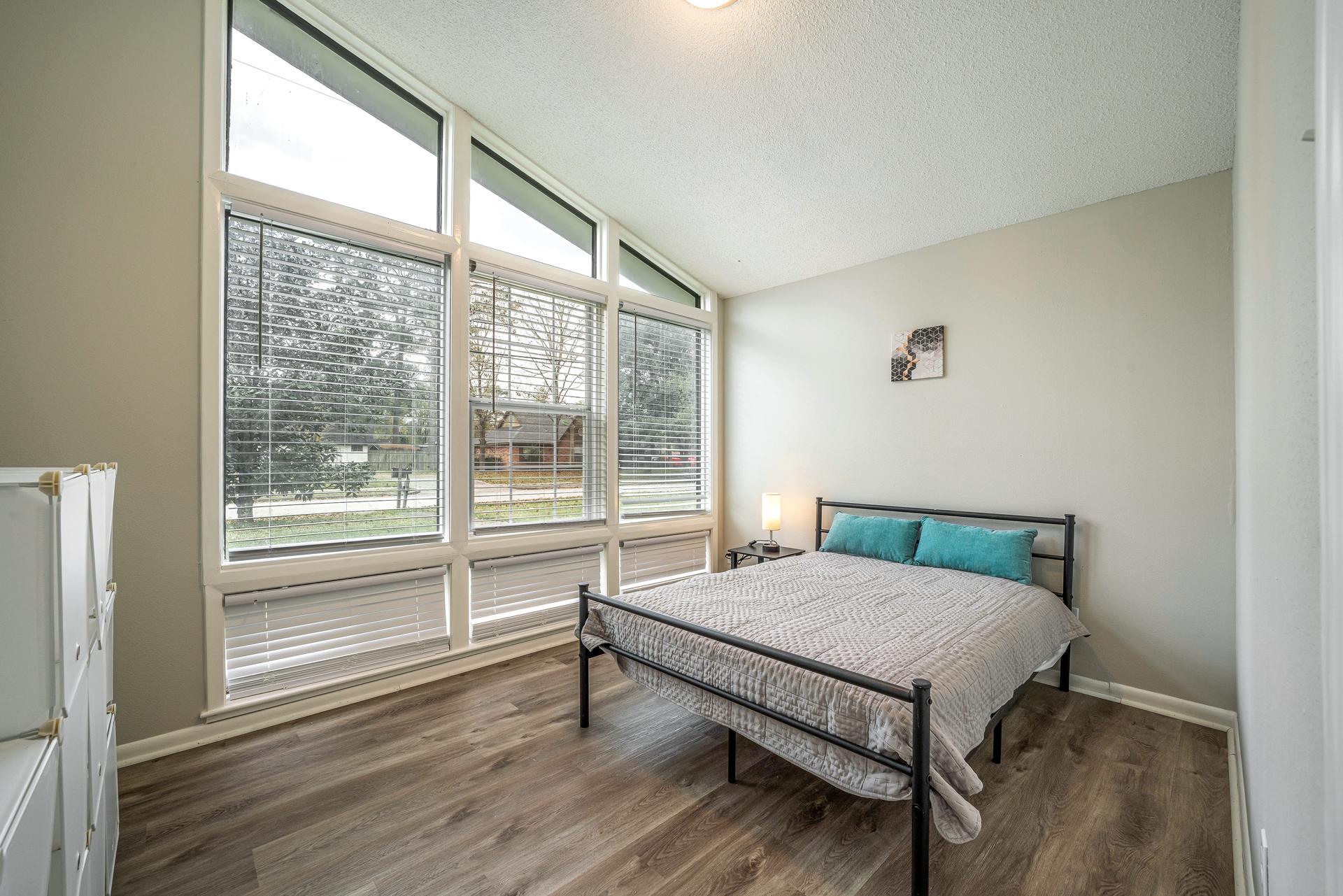 bedroom, detected: bed