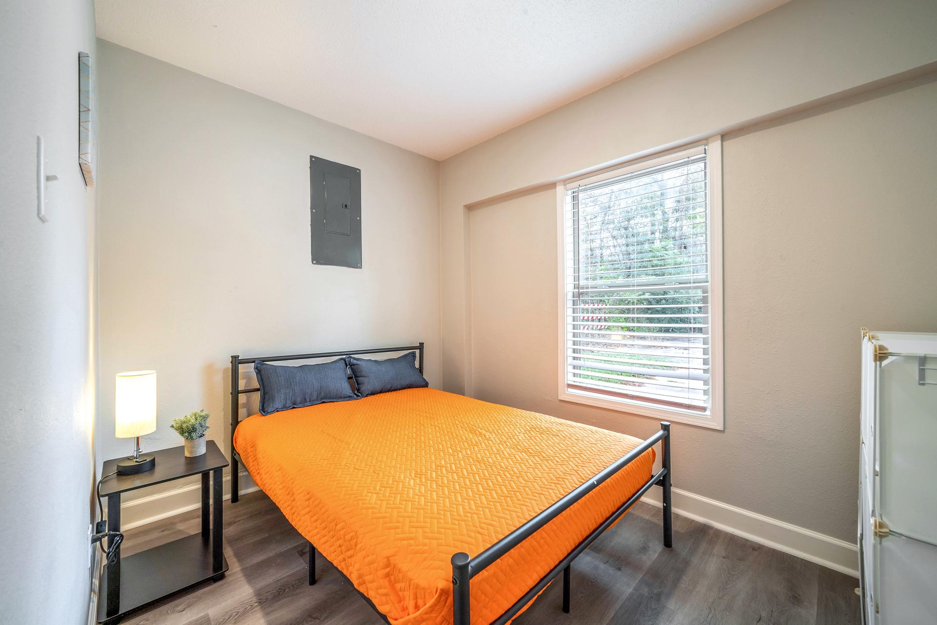 bedroom, detected: bed