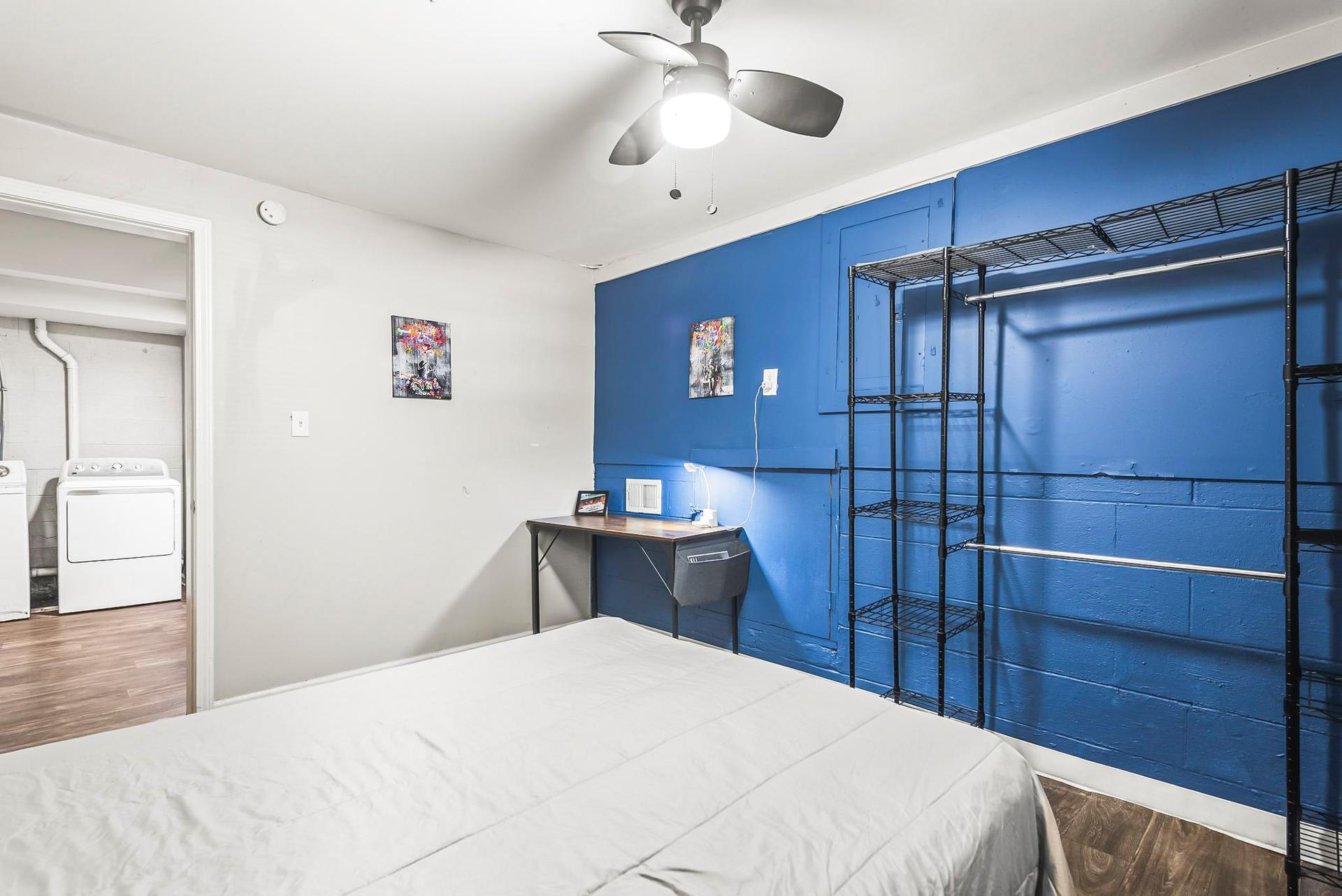 bedroom, detected:ceiling fan, bed