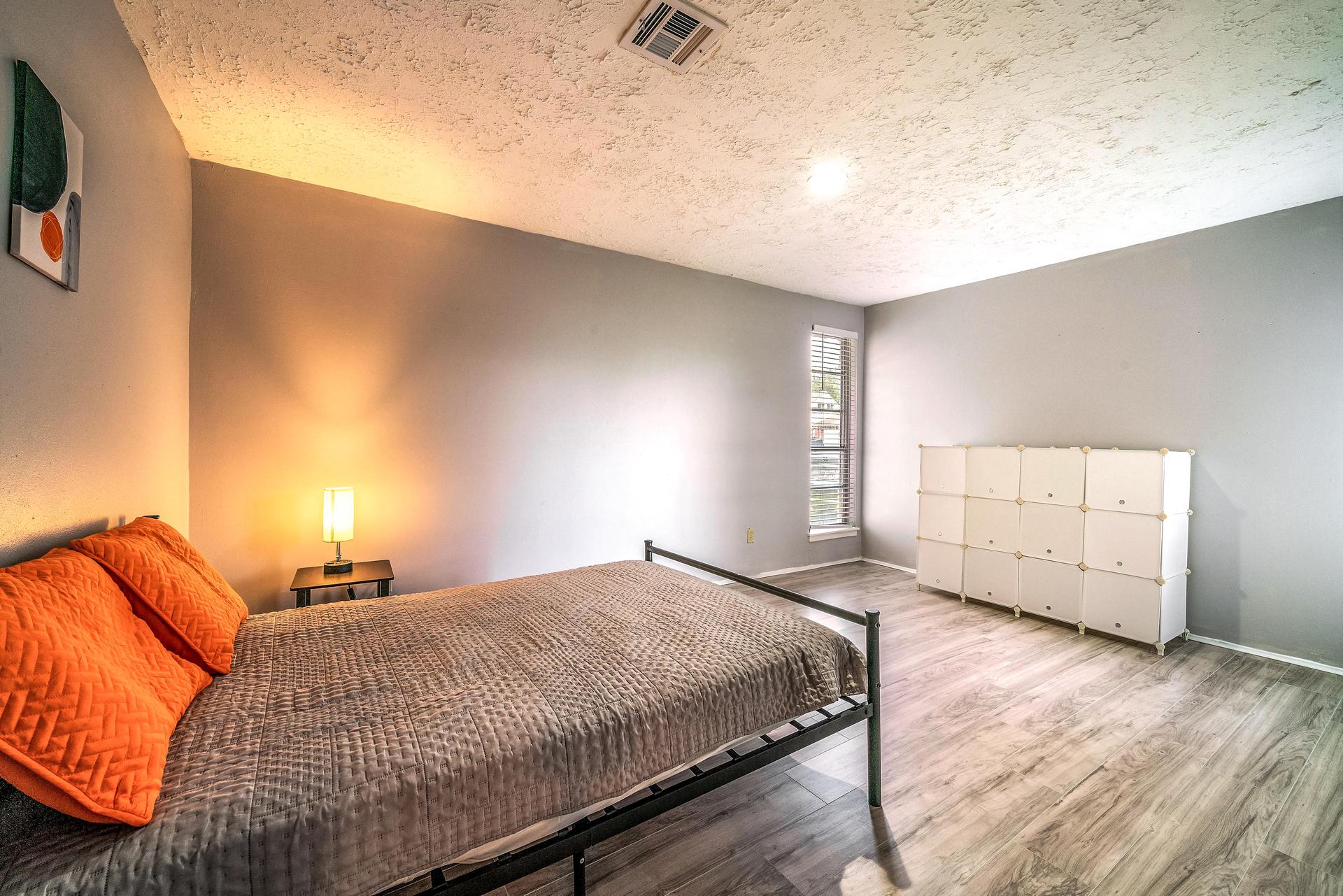 bedroom, detected: bed