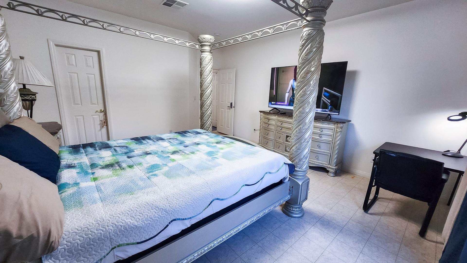 bedroom, detected:bed, ceiling fan