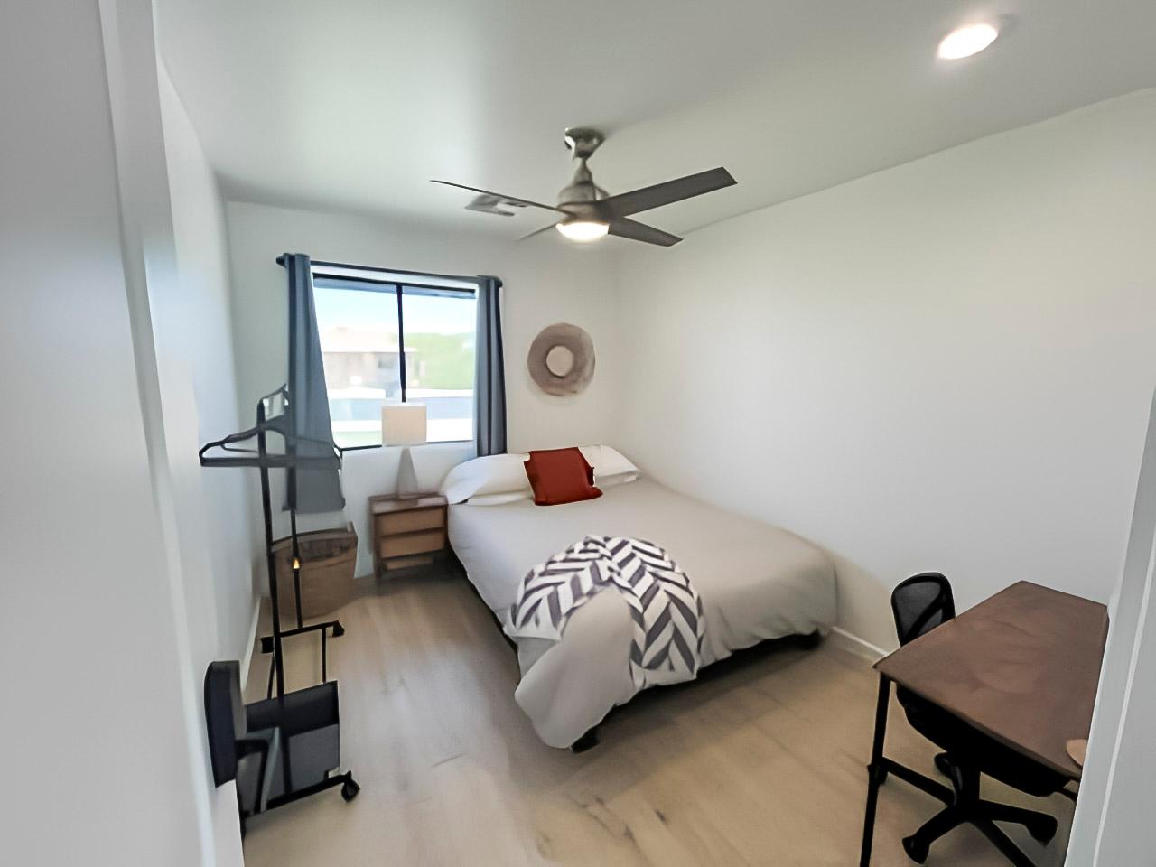 bedroom, detected:ceiling fan, bed