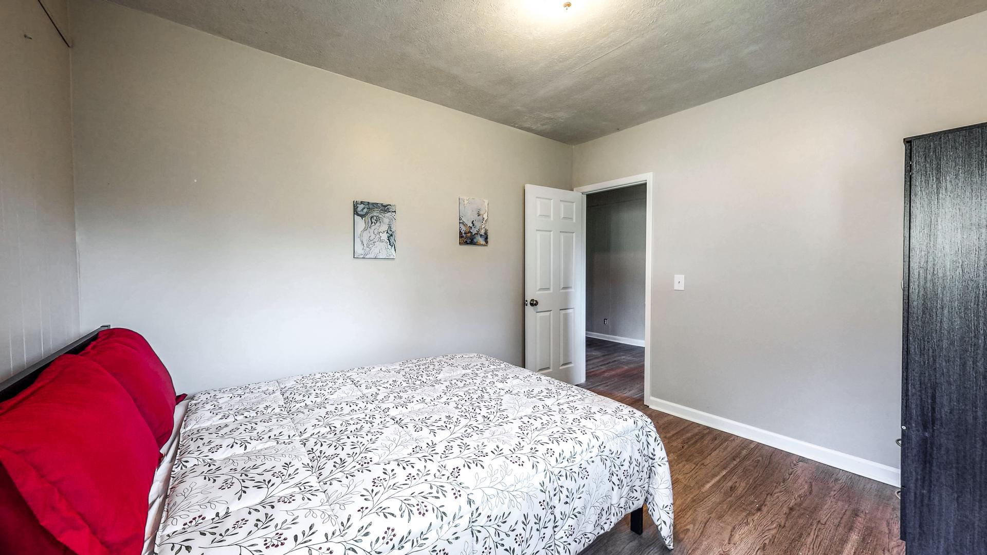 bedroom, detected: bed