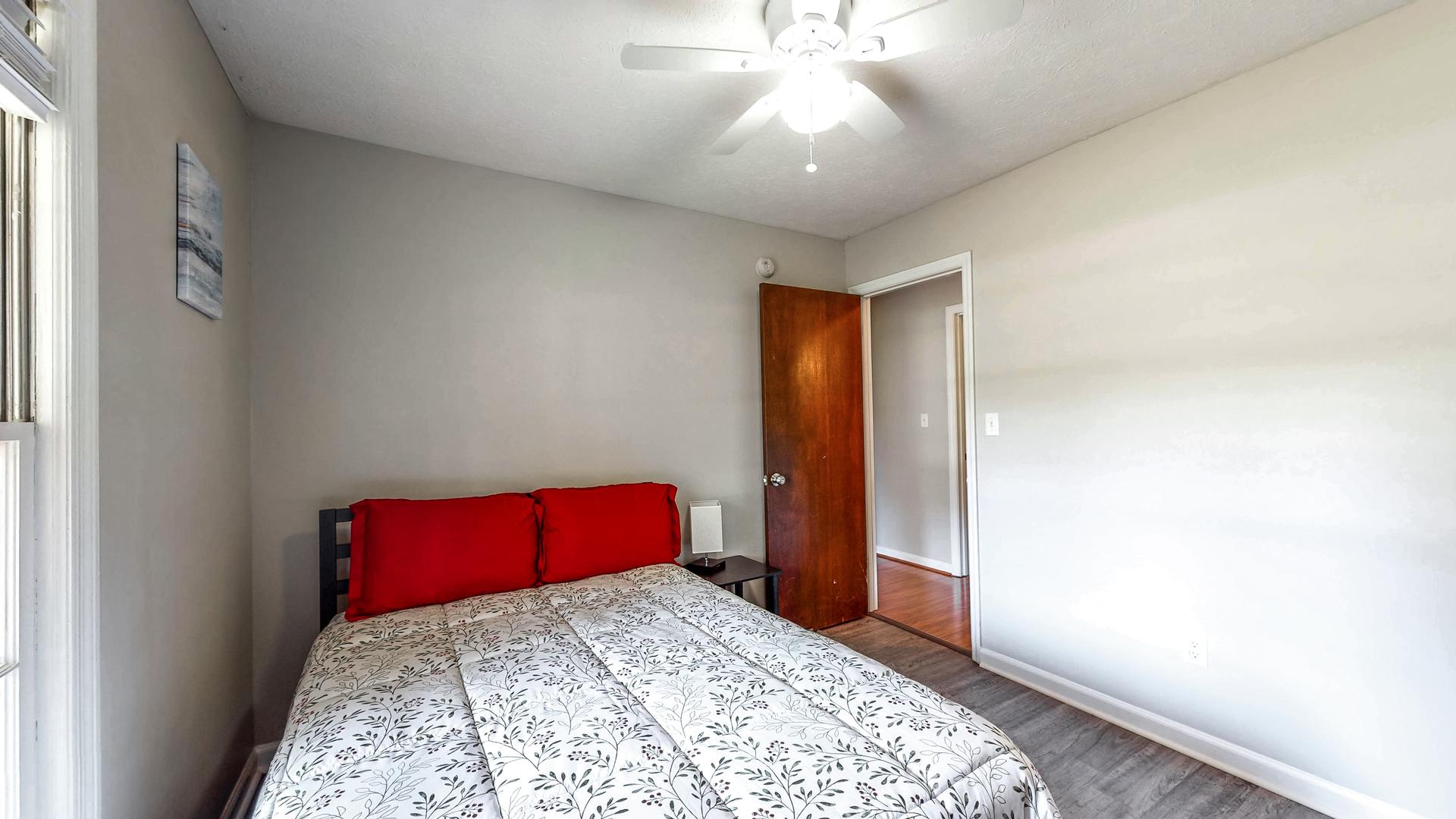 bedroom, detected: ceiling fan, bed