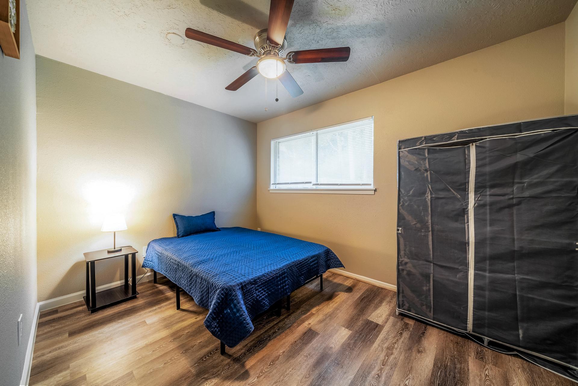 bedroom, detected: ceiling fan, window blind, bed