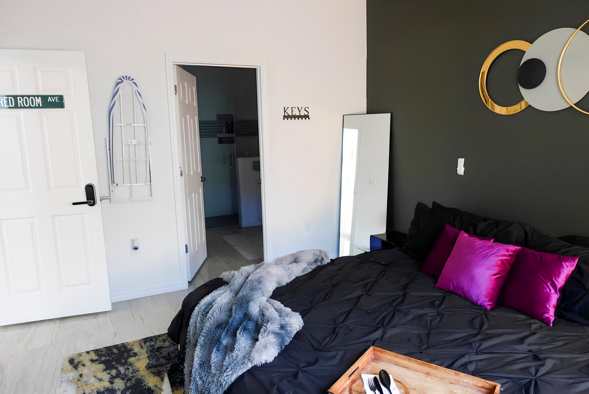 bedroom, detected:bed