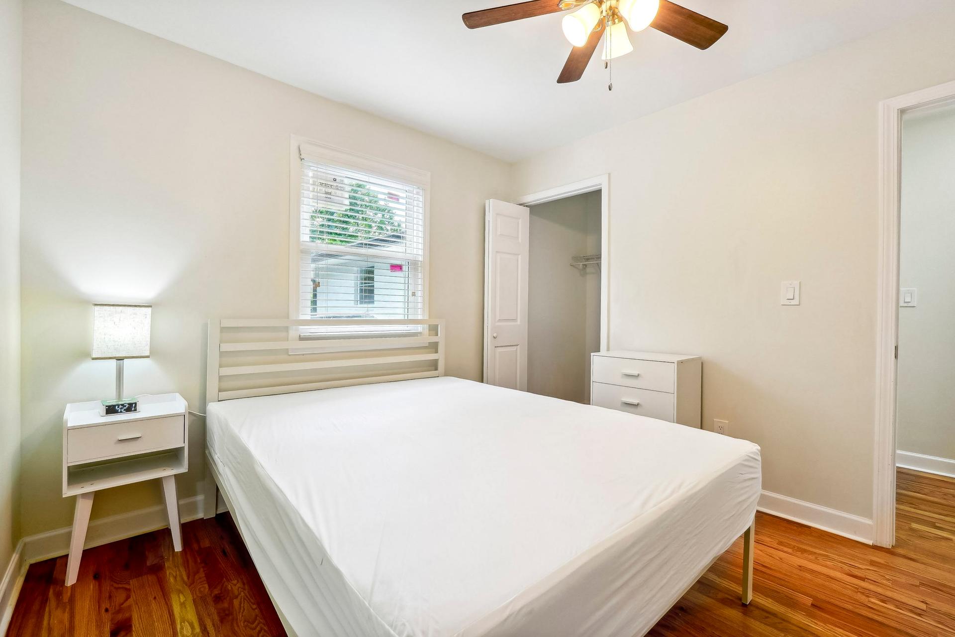 bedroom, detected:ceiling fan, window blind, bed
