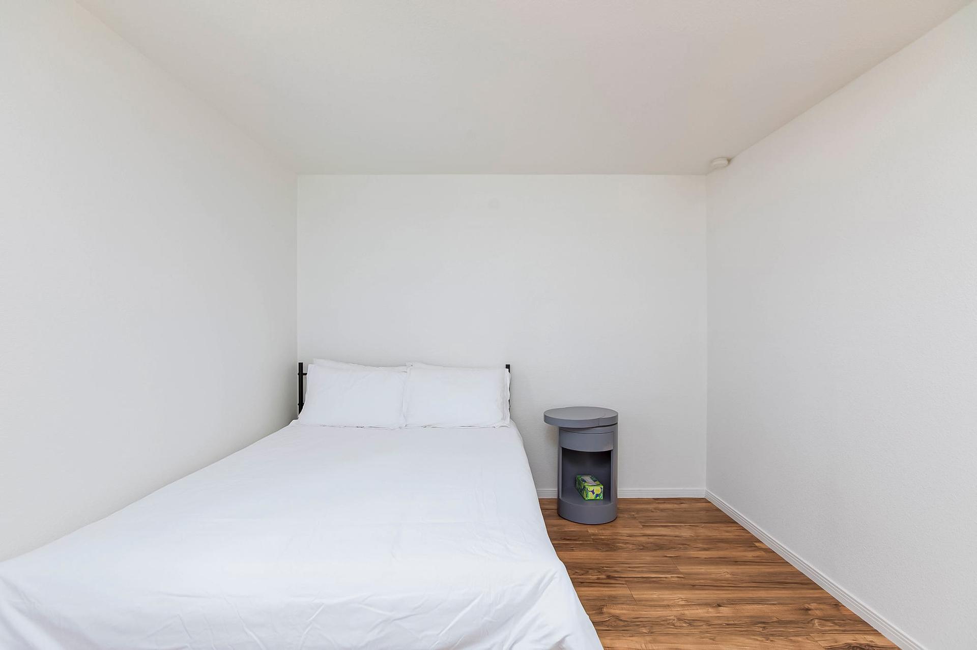 bedroom, detected:bed