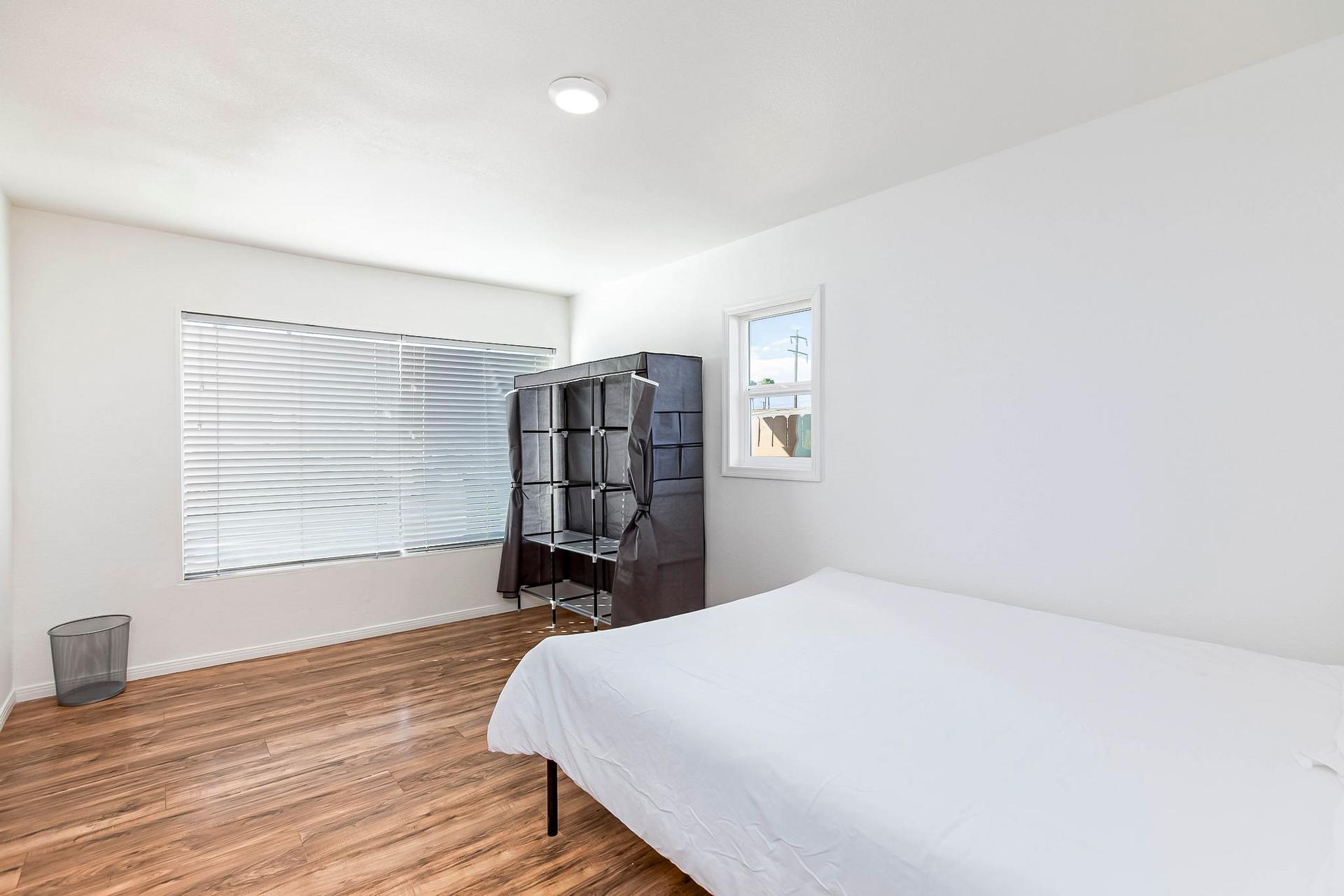 bedroom, detected:bed, window blind