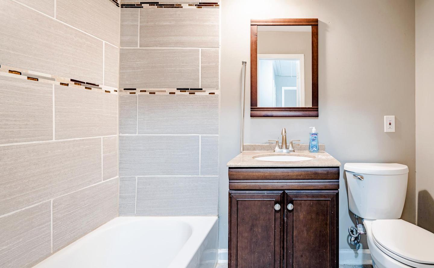 Bathroom(s)