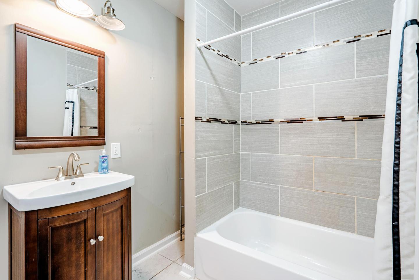 Bathroom(s)
