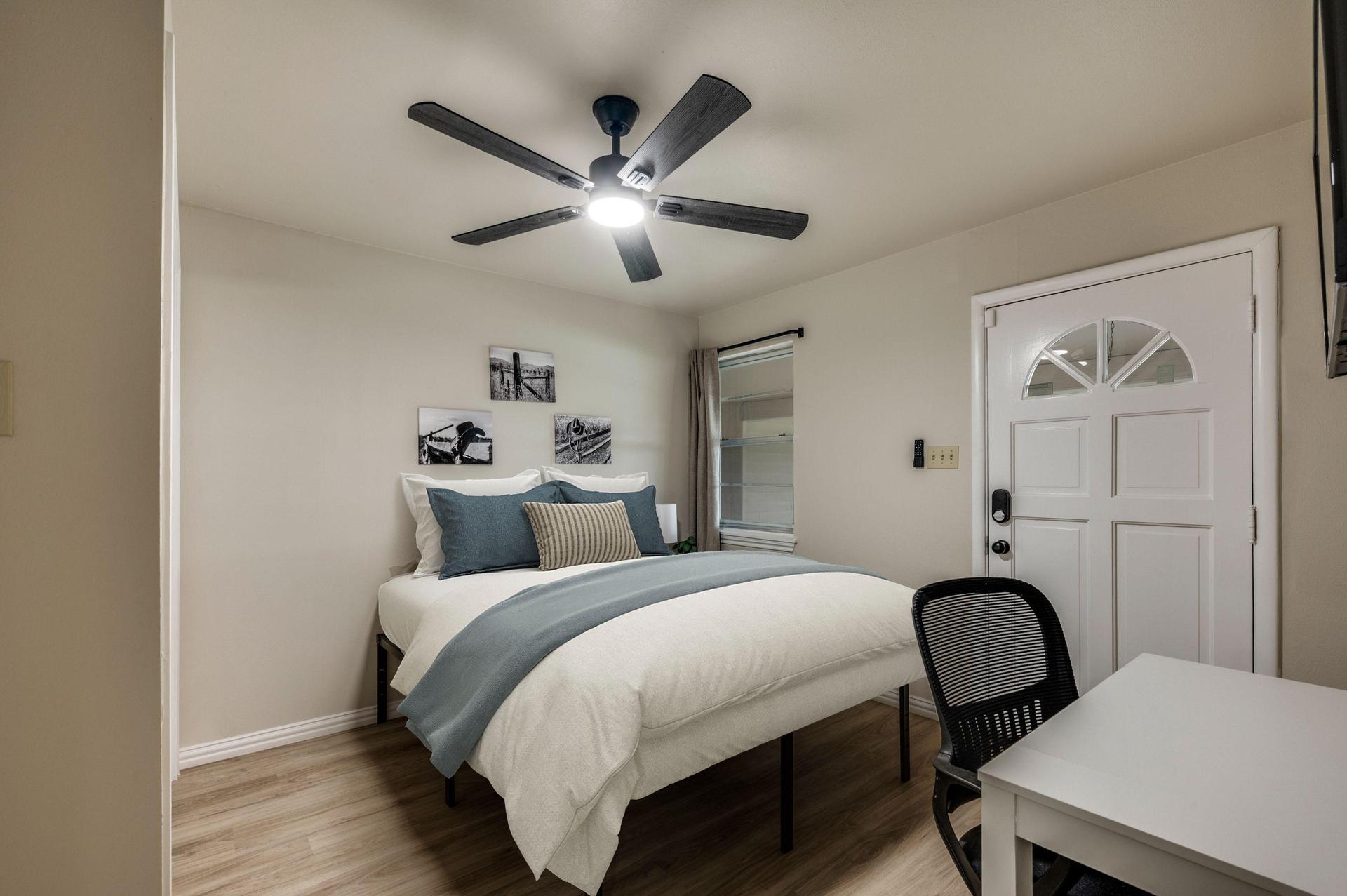 Room 4 with private entrance
