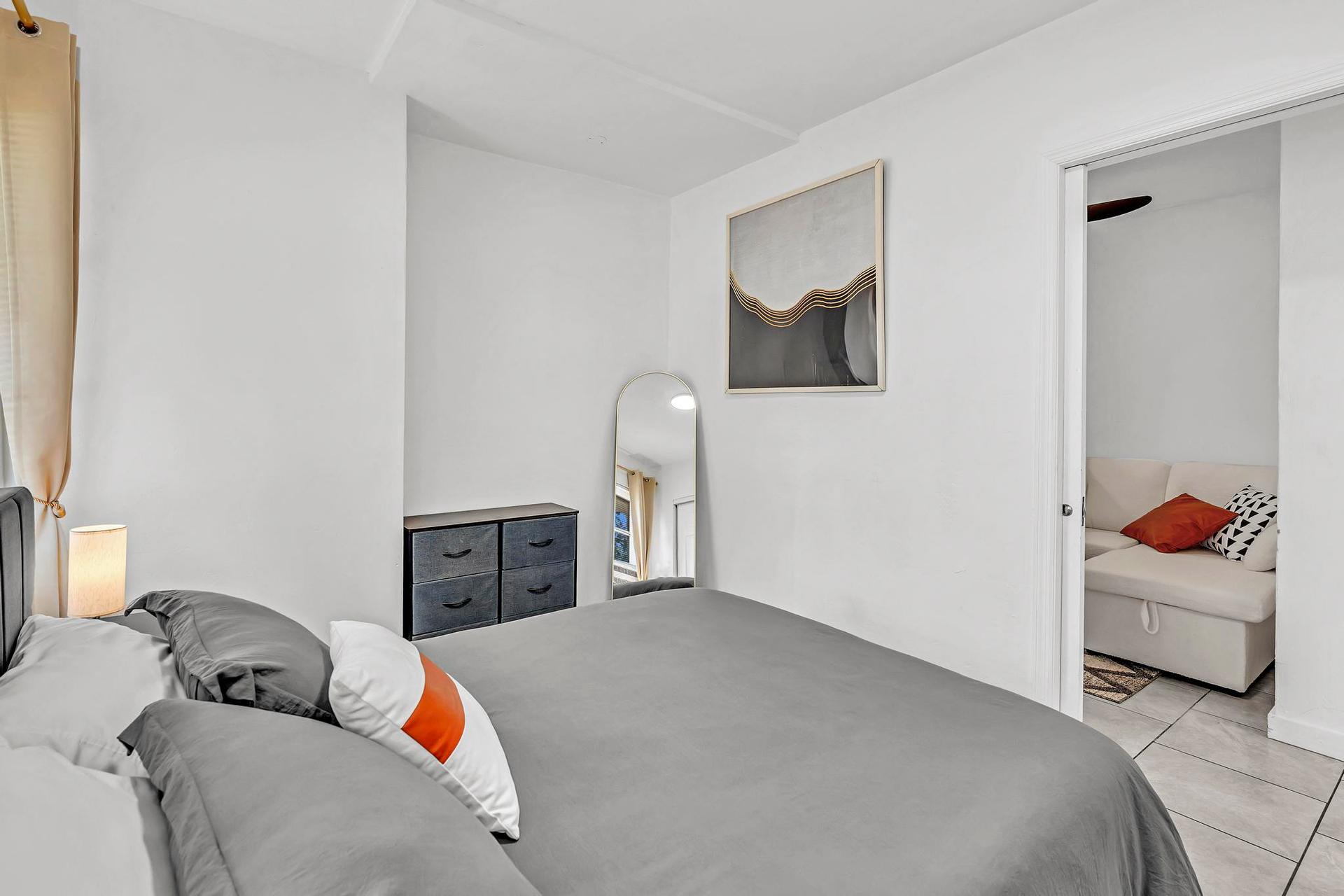bedroom, detected:bed